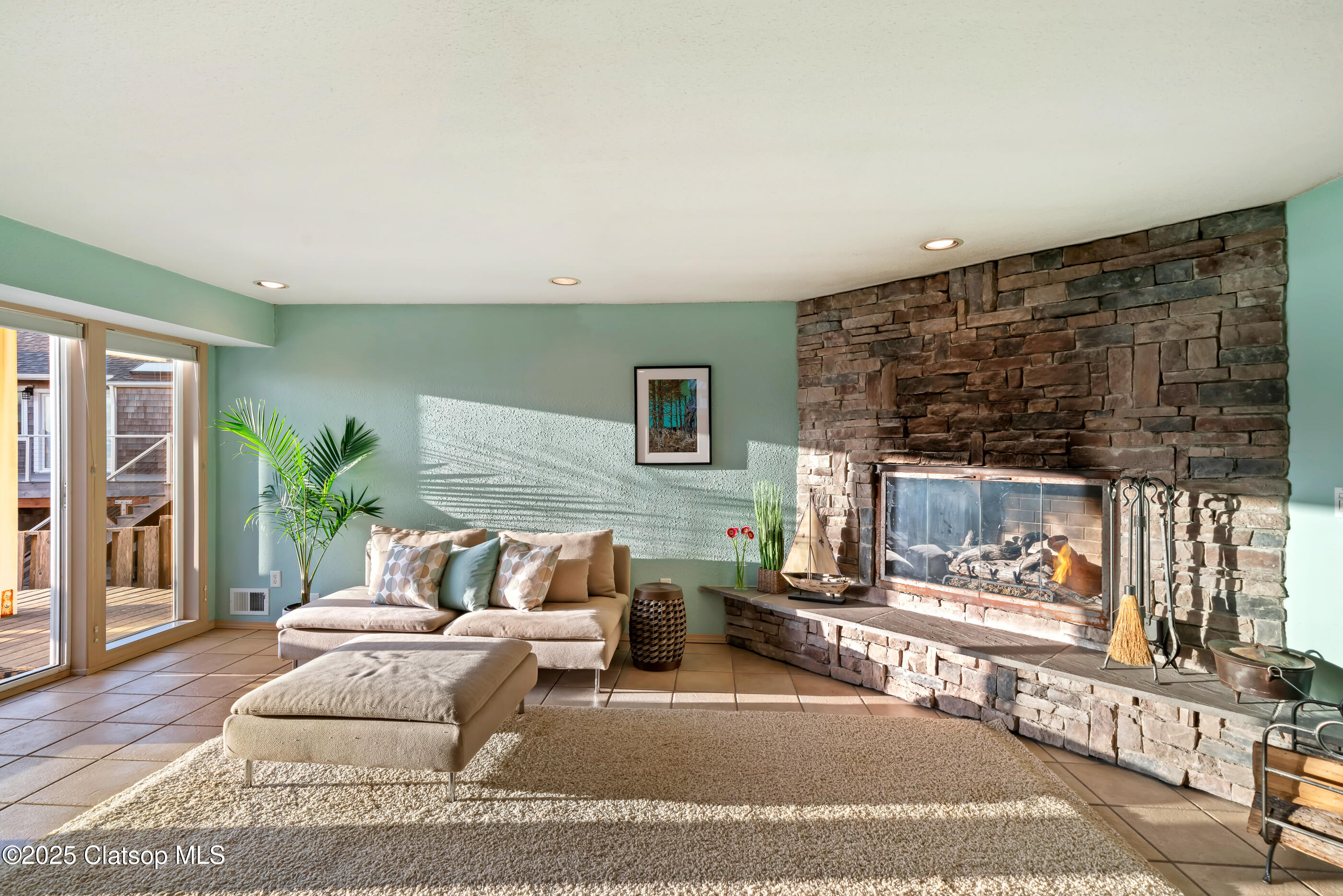 116 W Watts Way Property Photo 23