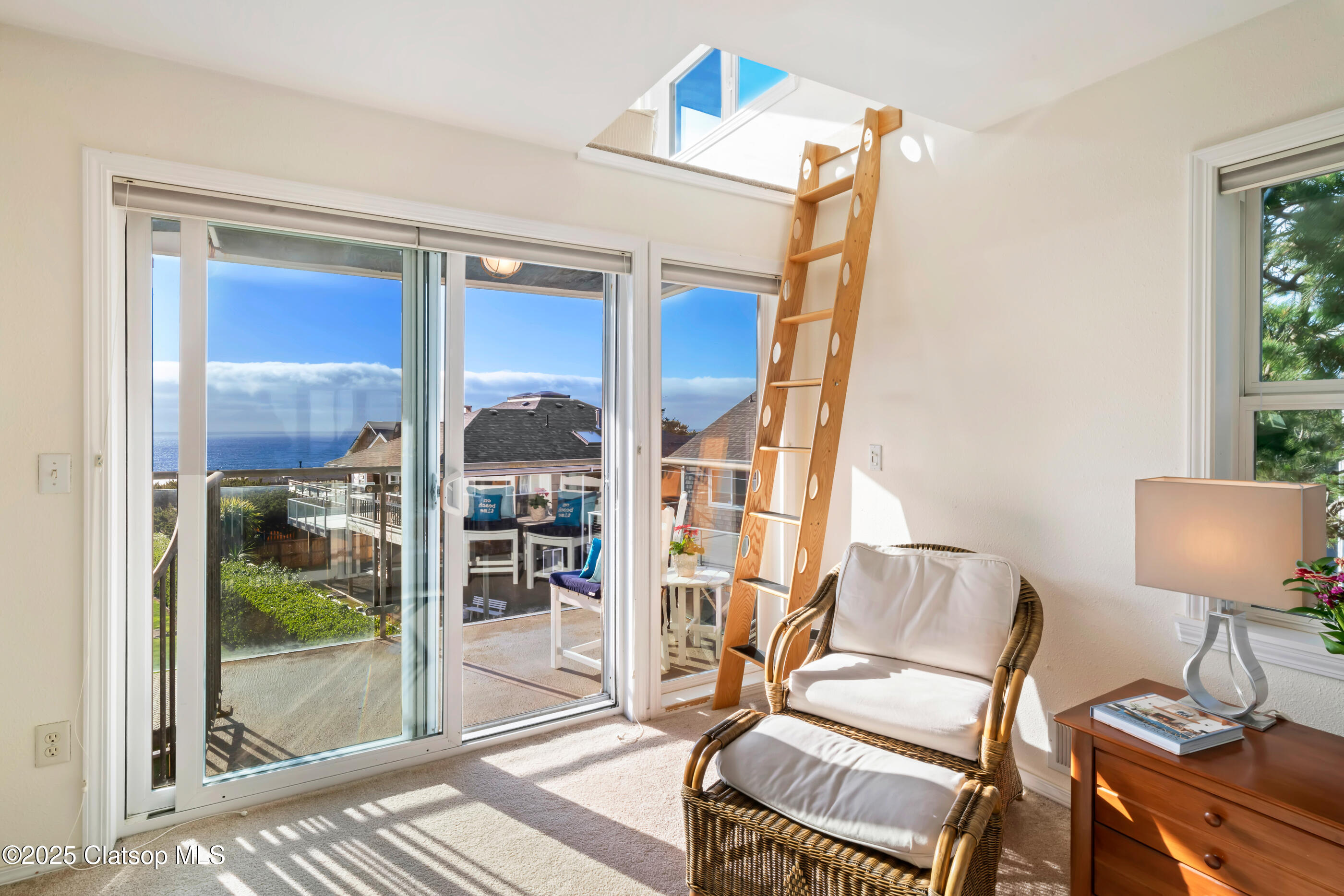 116 W Watts Way Property Photo 27