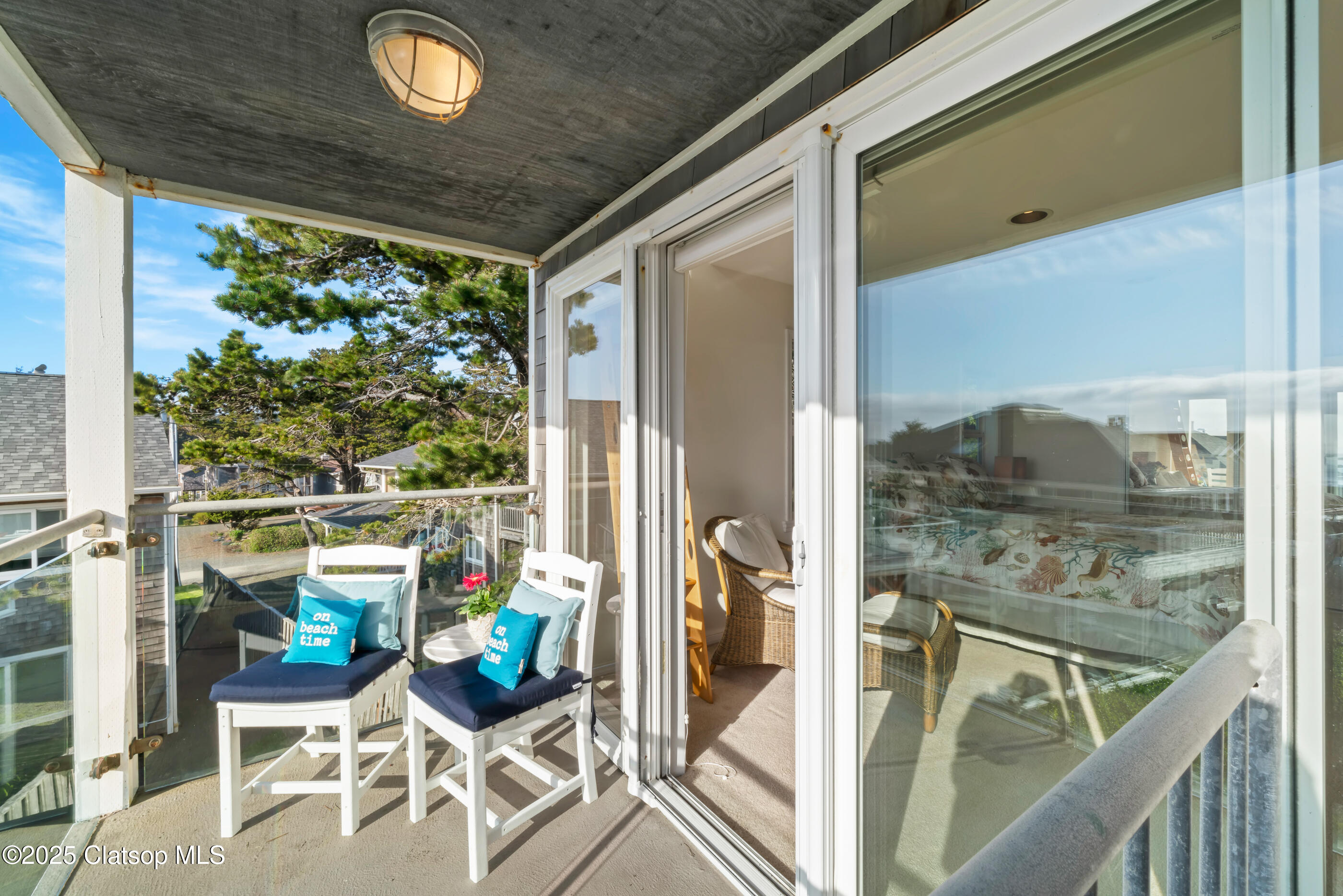 116 W Watts Way Property Photo 29