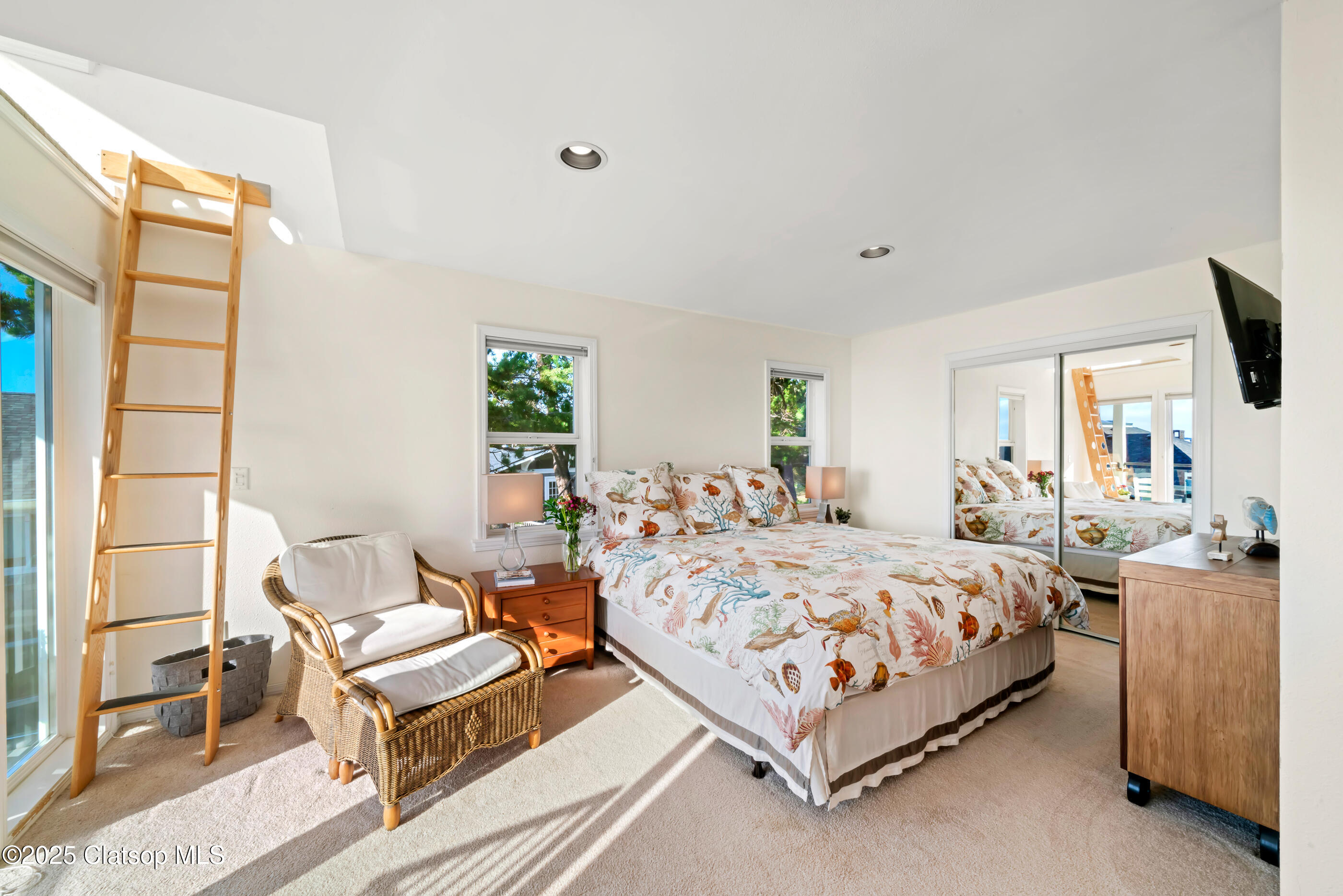 116 W Watts Way Property Photo 30