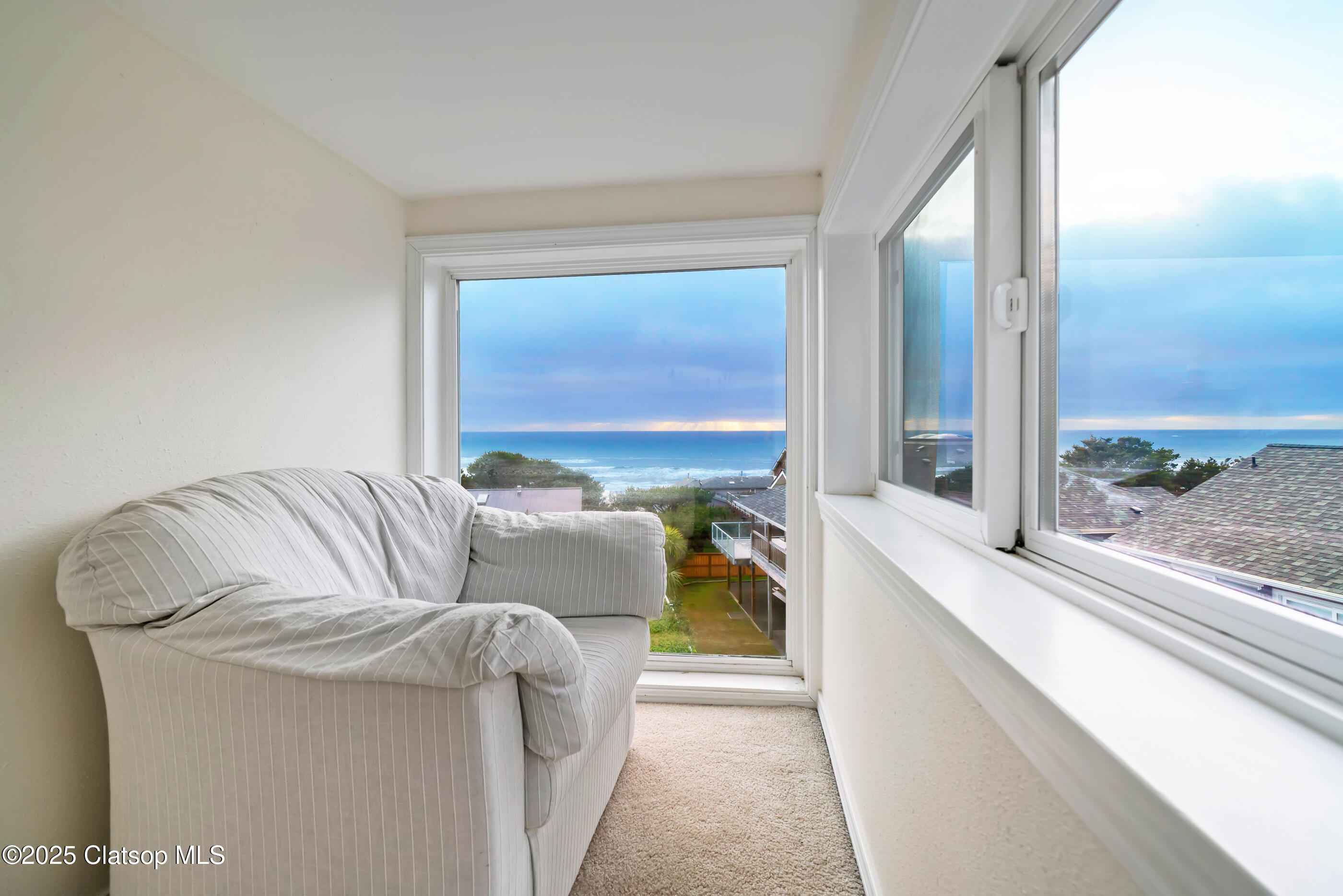 116 W Watts Way Property Photo 31