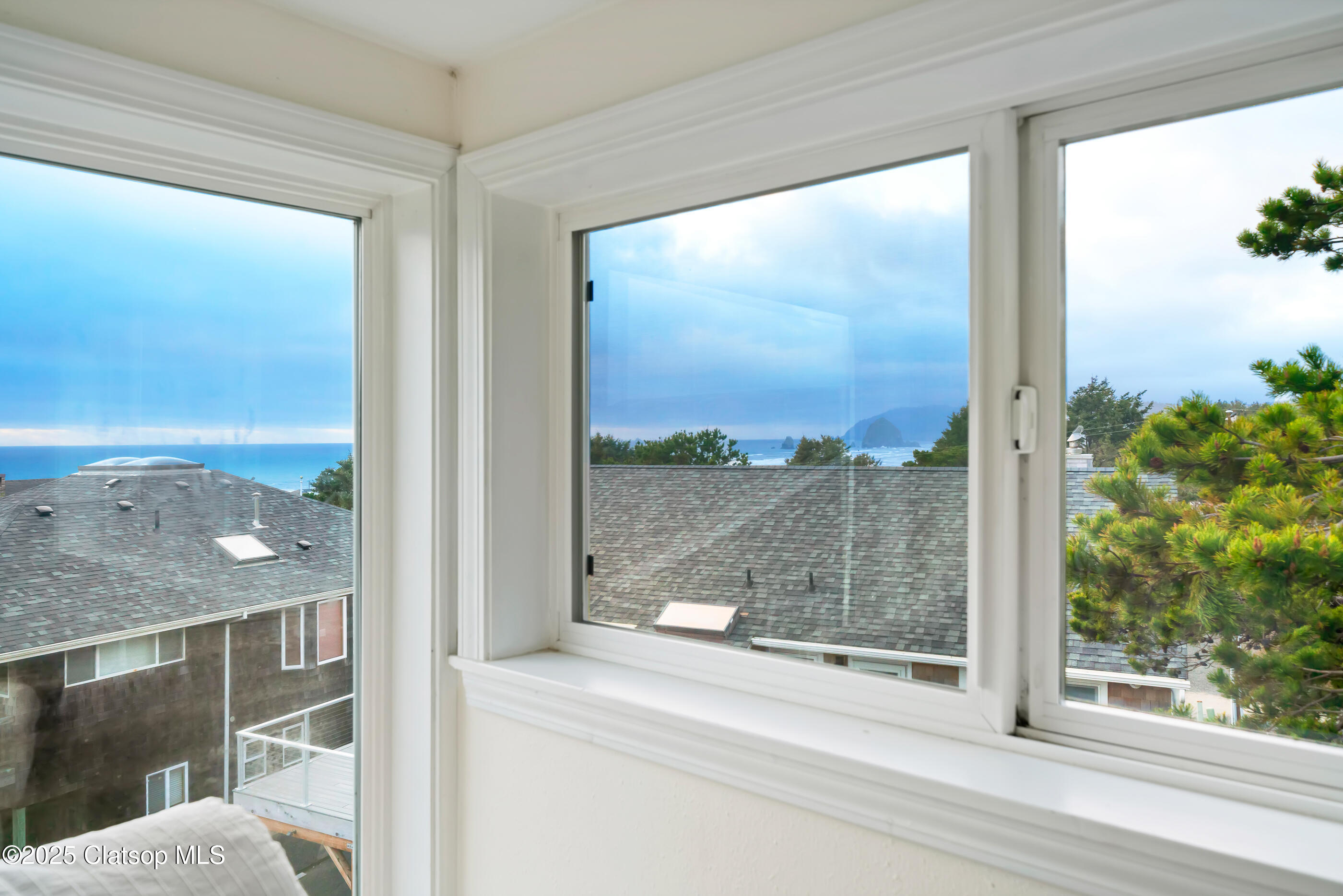 116 W Watts Way Property Photo 32