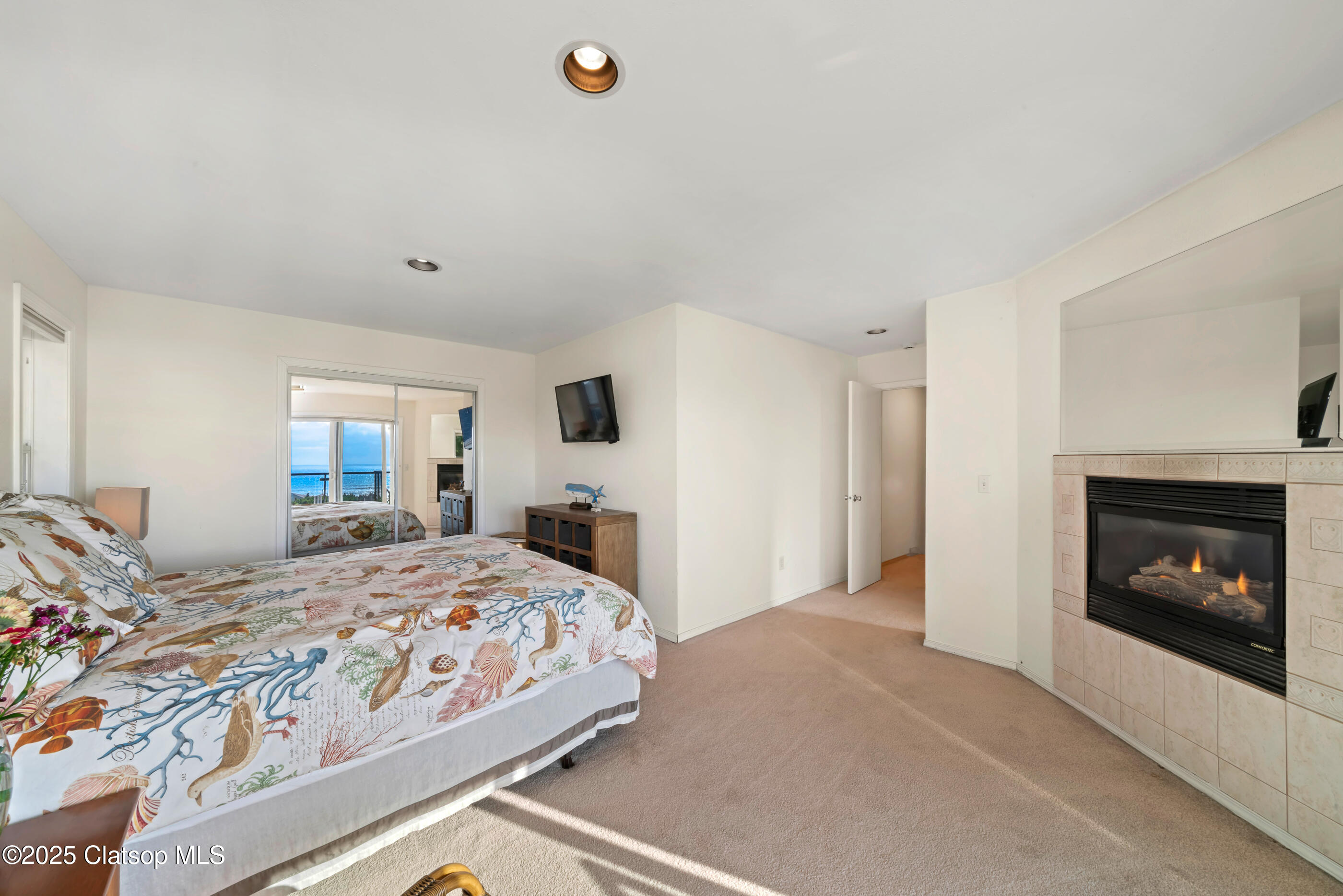 116 W Watts Way Property Photo 33