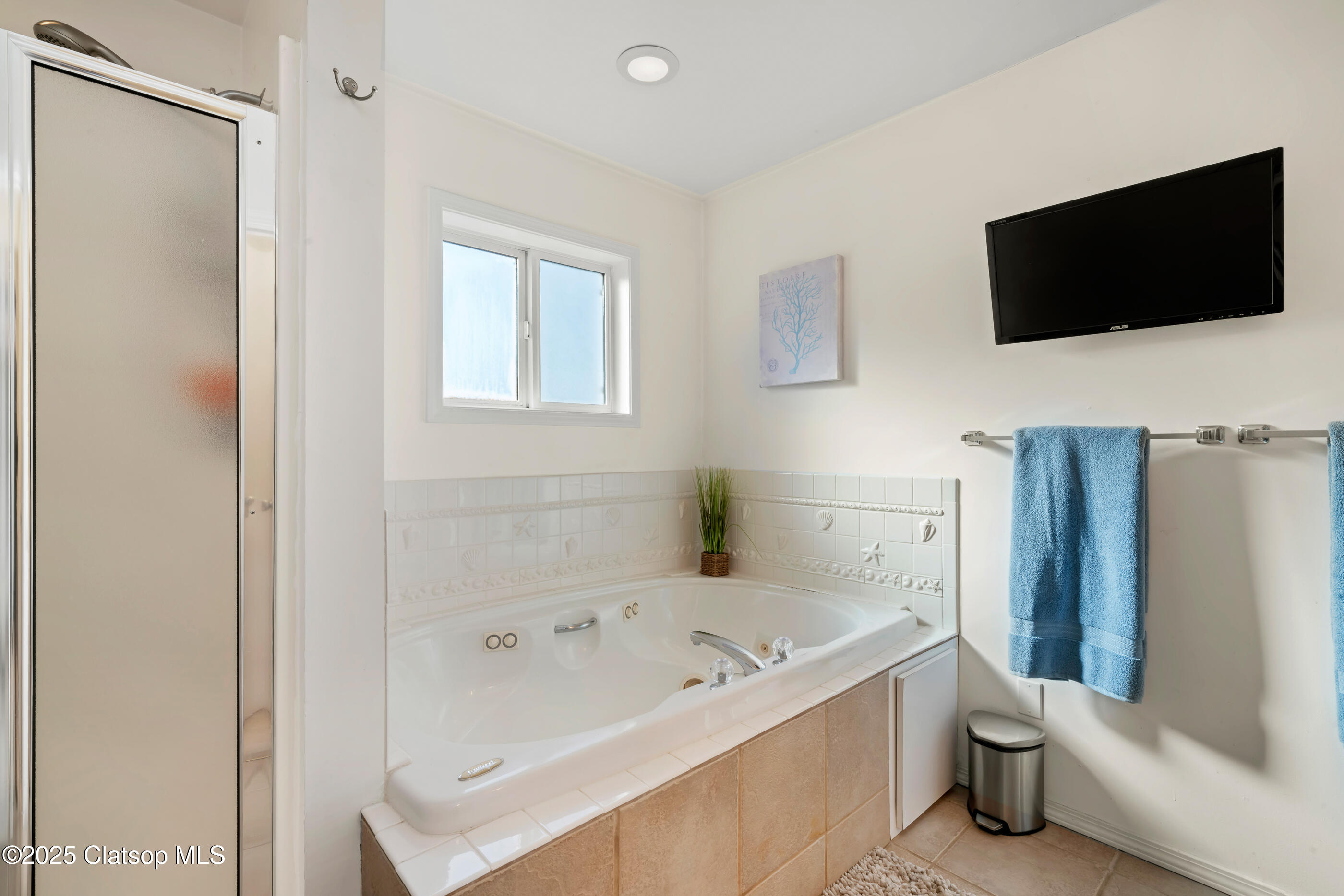 116 W Watts Way Property Photo 34