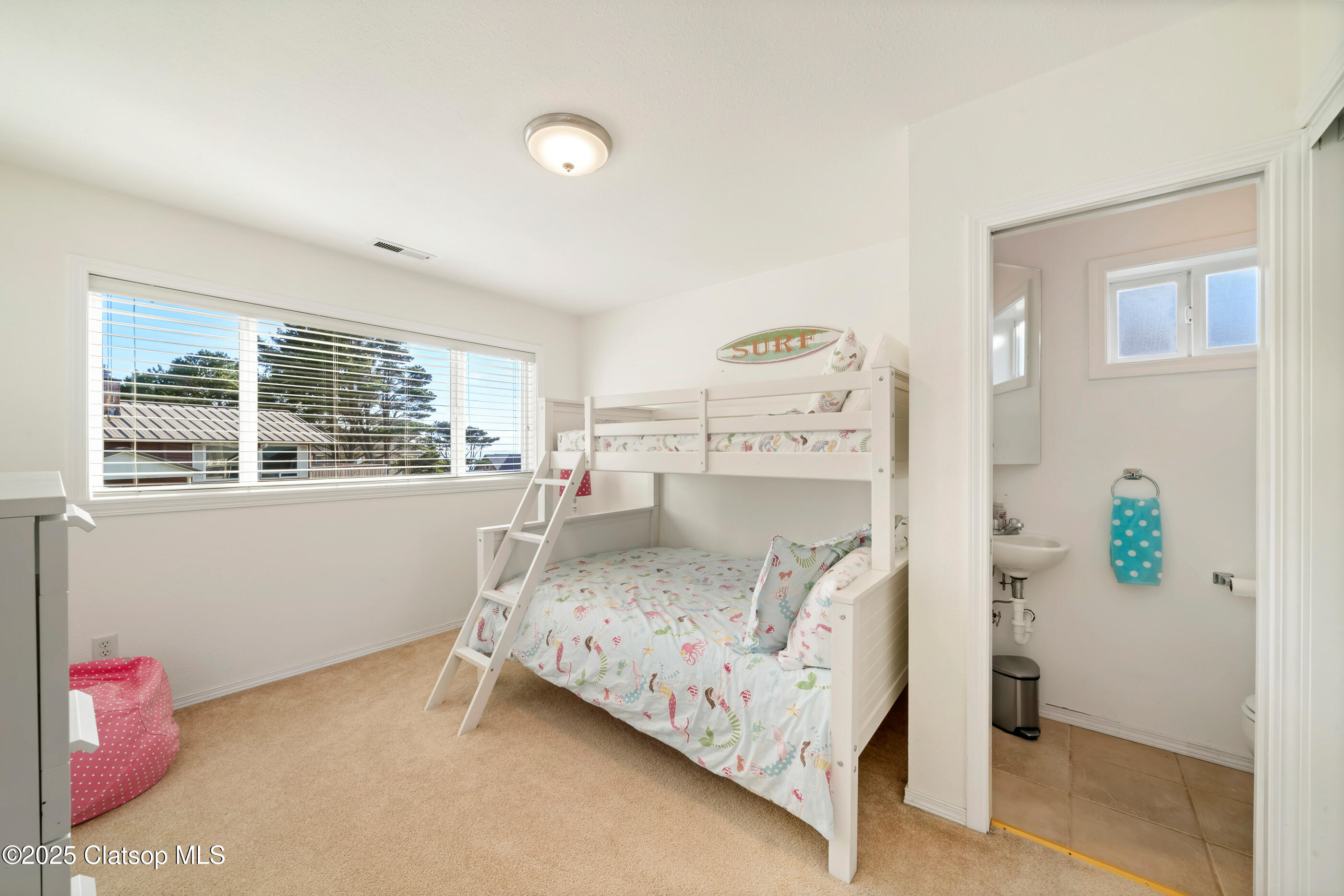 116 W Watts Way Property Photo 36