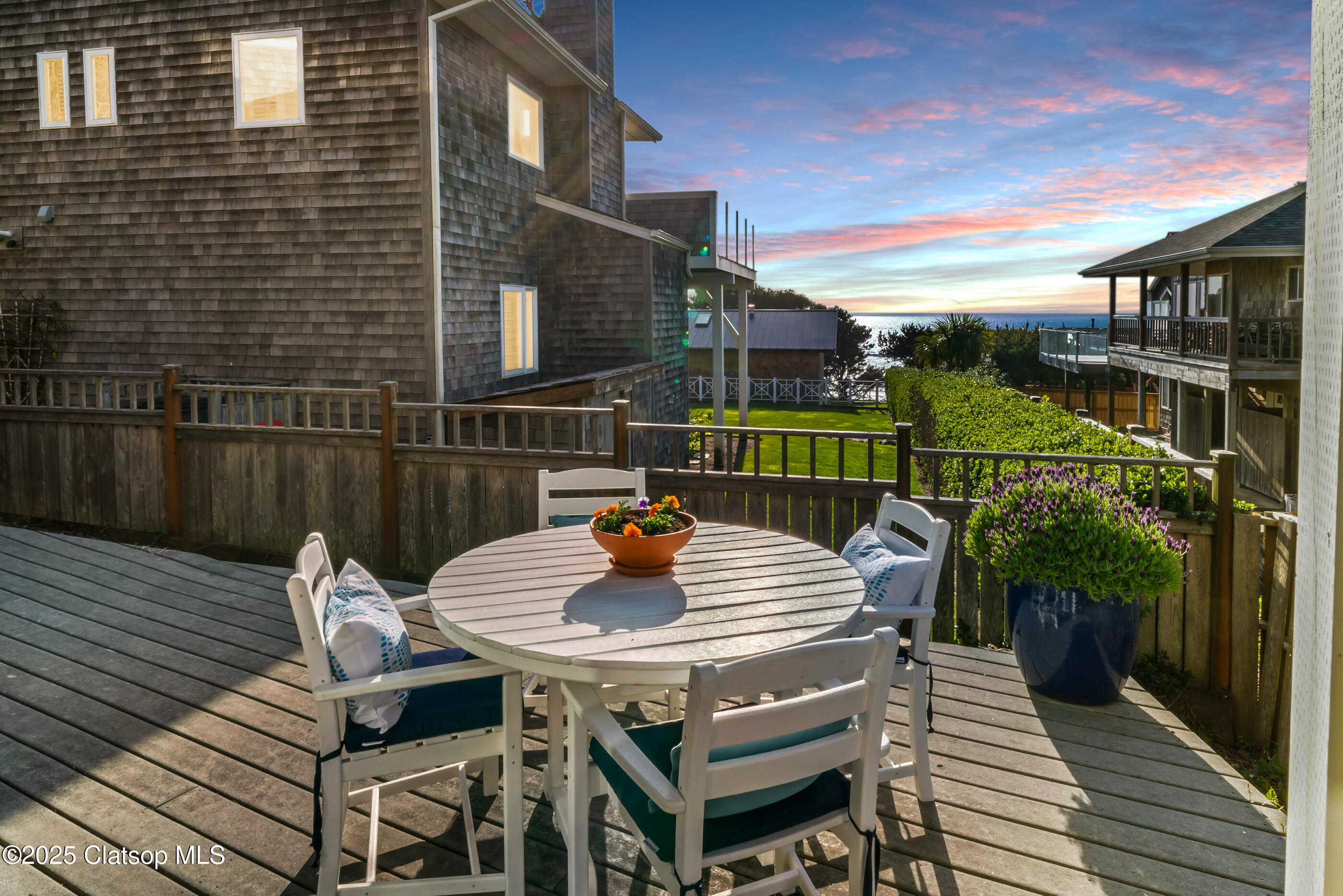 116 W Watts Way Property Photo 54