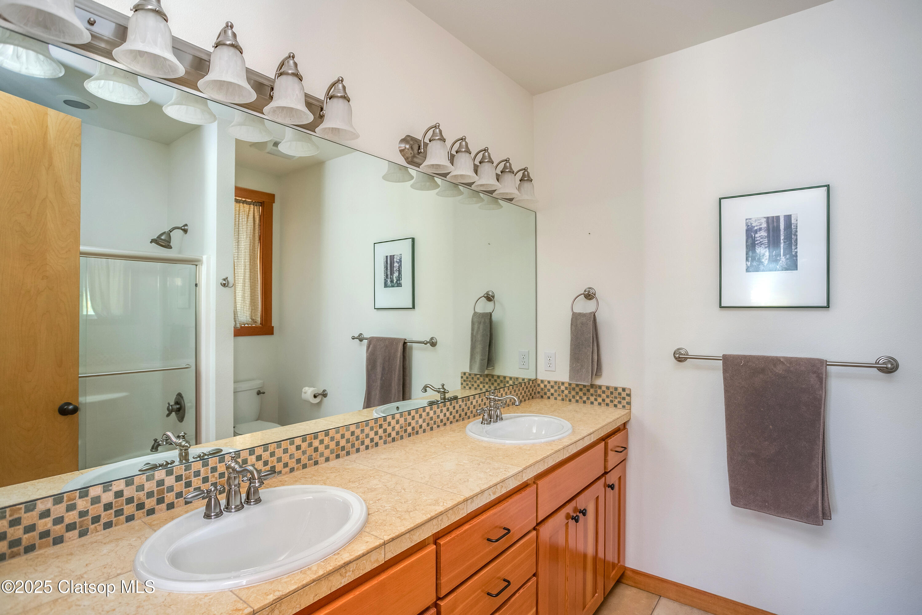 2165 Skyline Drive Property Photo 9