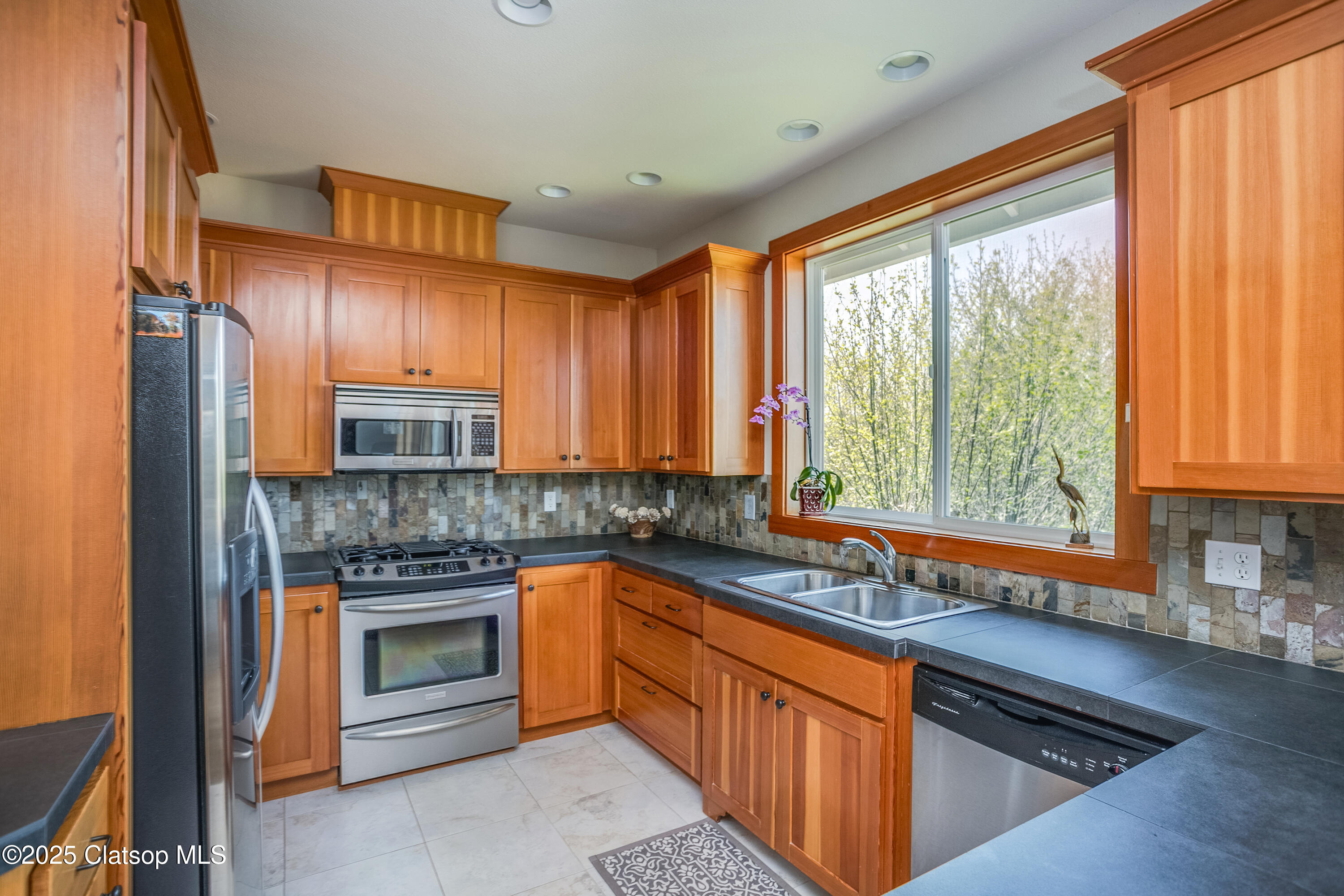 2165 Skyline Drive Property Photo 15