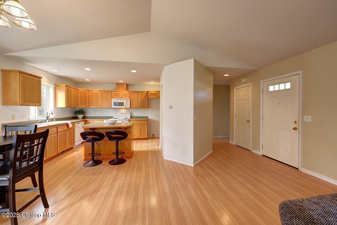 618 7th Avenue Property Photo 16