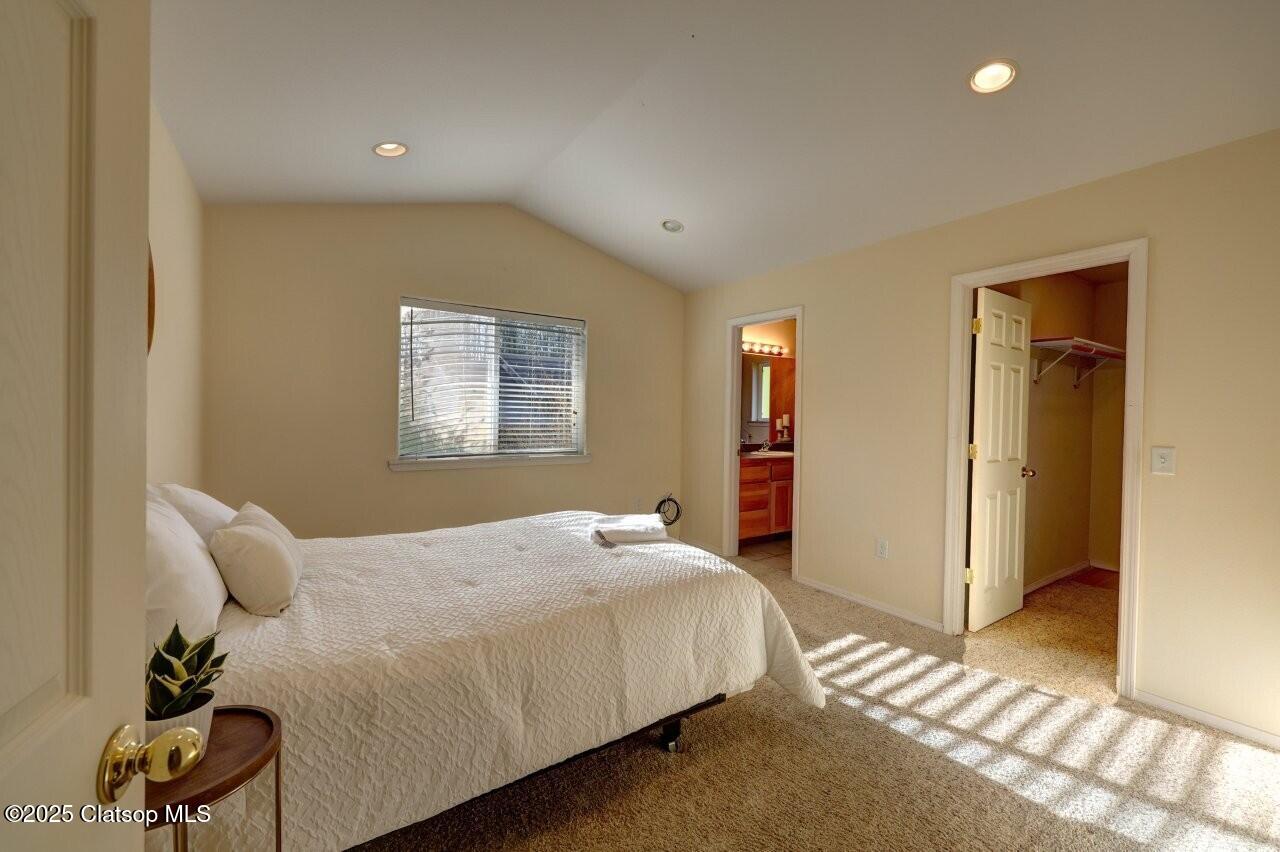 618 7th Avenue Property Photo 22
