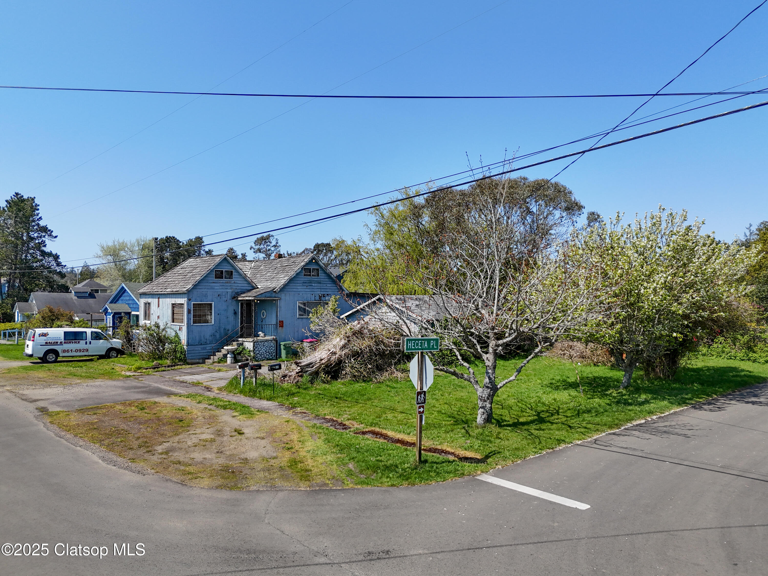 841 Pacific Drive Property Photo 3