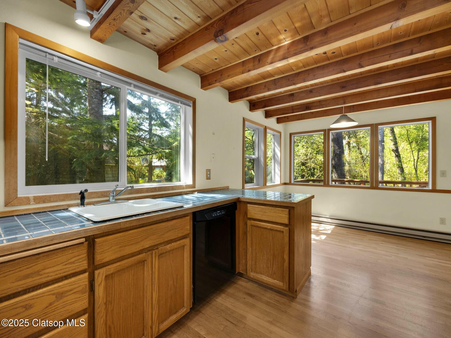 511 1st Street Property Photo 4