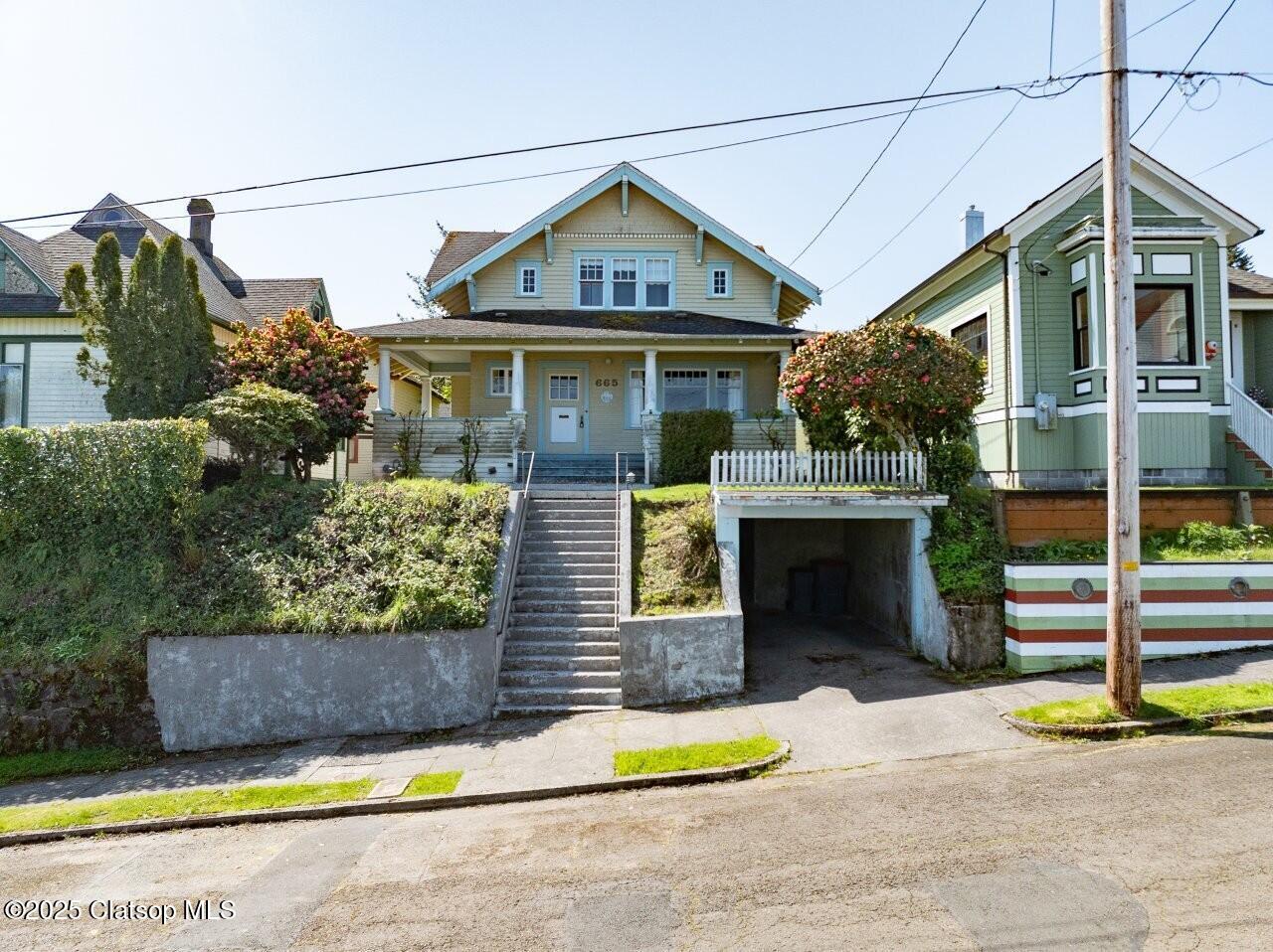 665 Grand Avenue Property Photo 1