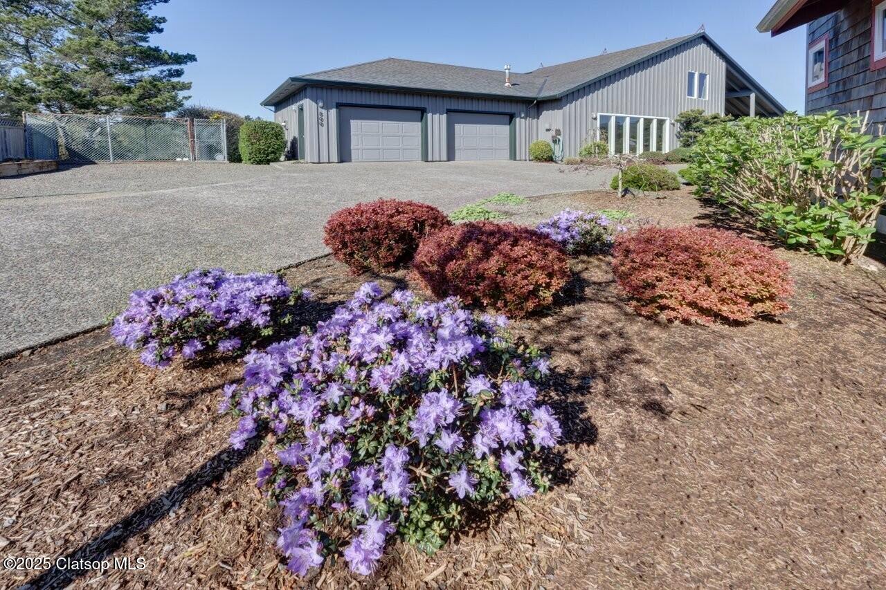 500 Farrell Court Property Photo 5