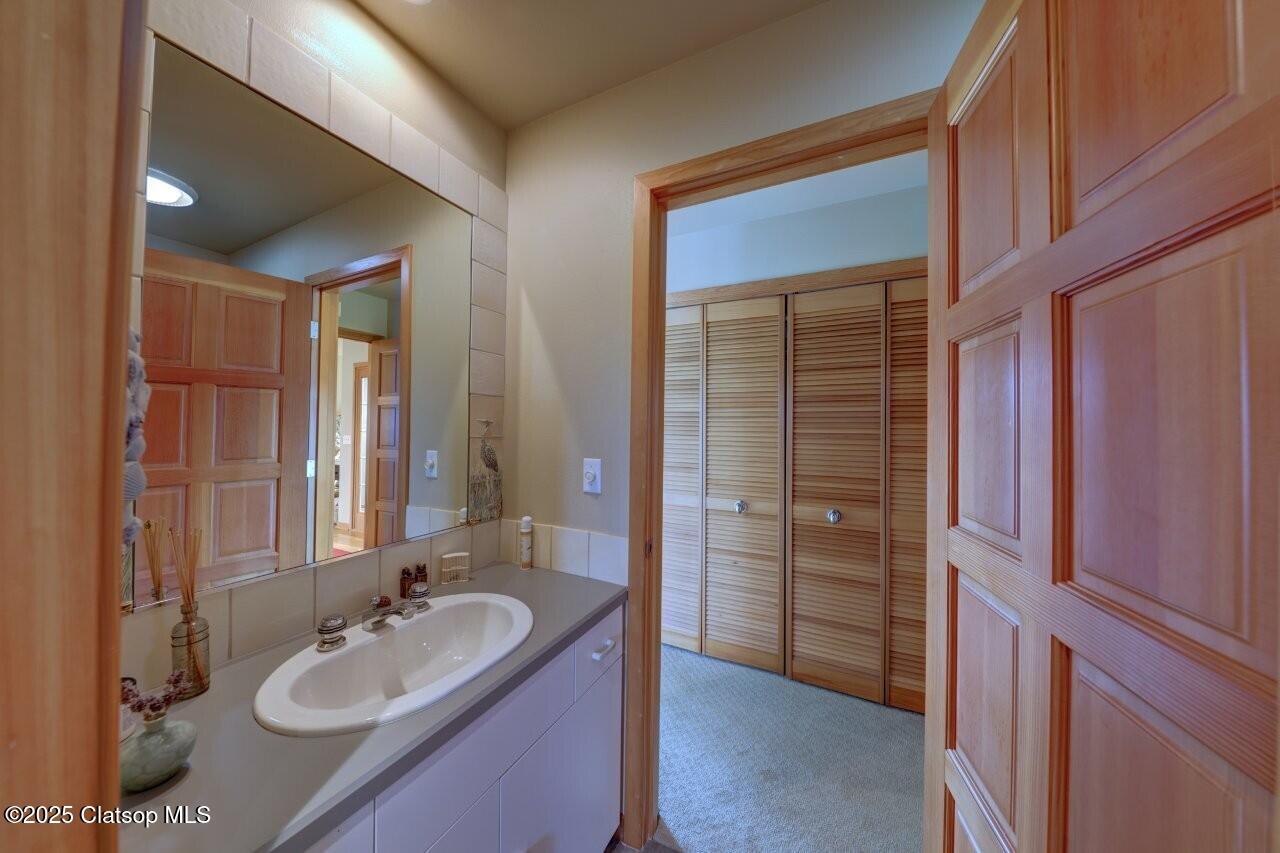 500 Farrell Court Property Photo 17