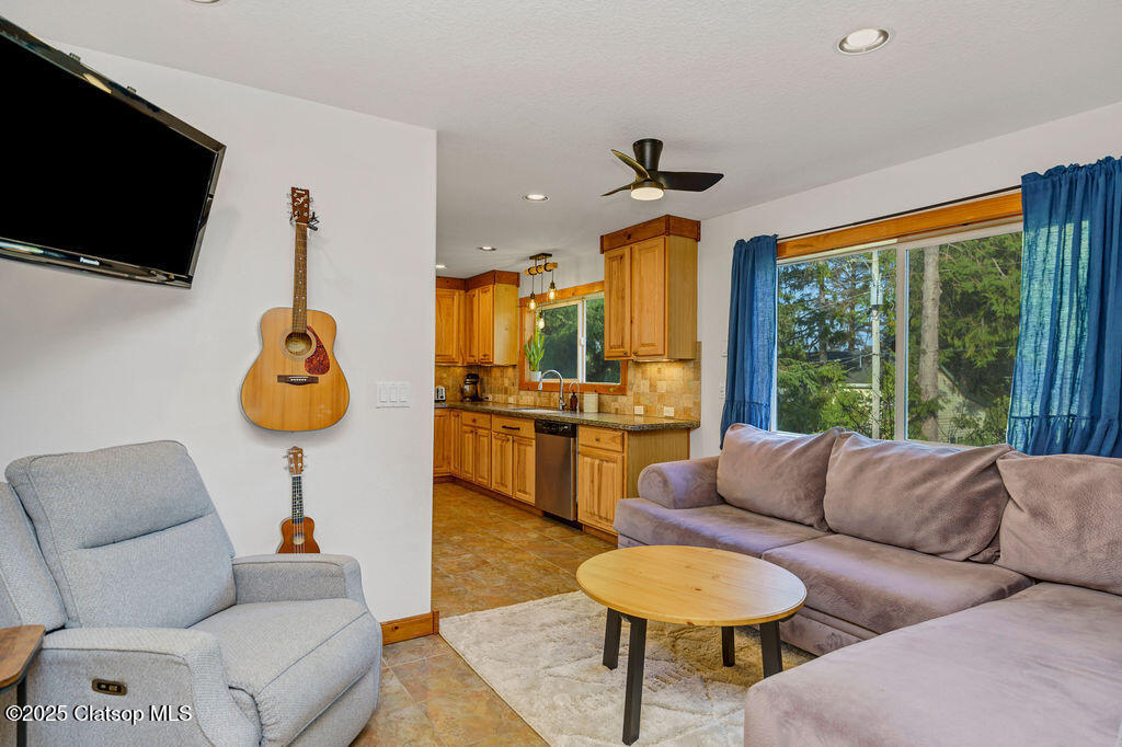 101 S Quadrant Street Property Photo 9