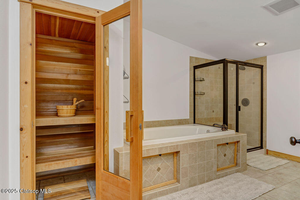 101 S Quadrant Street Property Photo 12