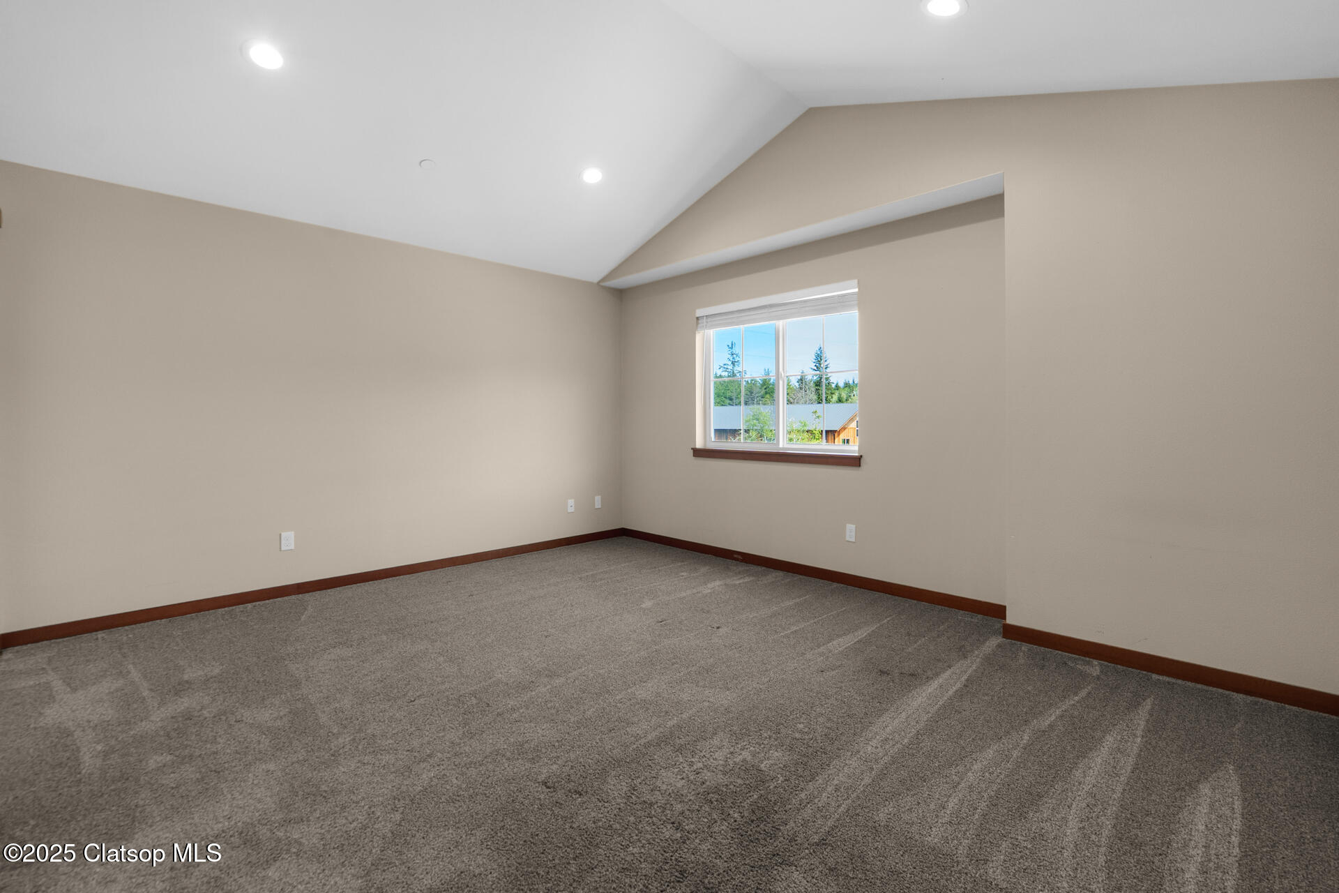 1586 Se Honeysuckle Loop Property Photo 13