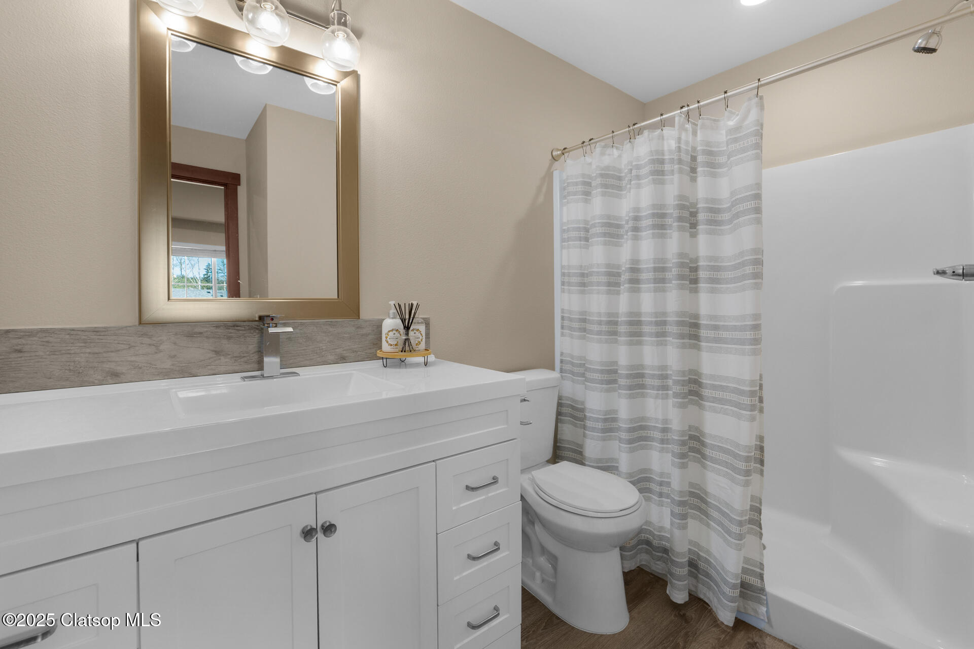 1586 Se Honeysuckle Loop Property Photo 15