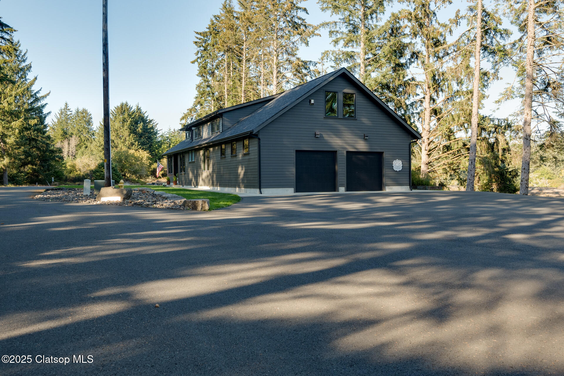 1024 Sw Pine Drive Property Photo 4