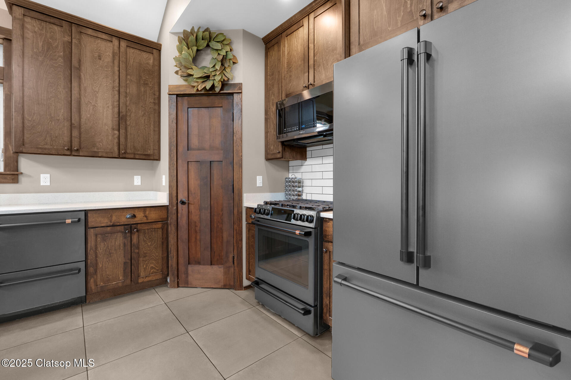 1024 Sw Pine Drive Property Photo 14