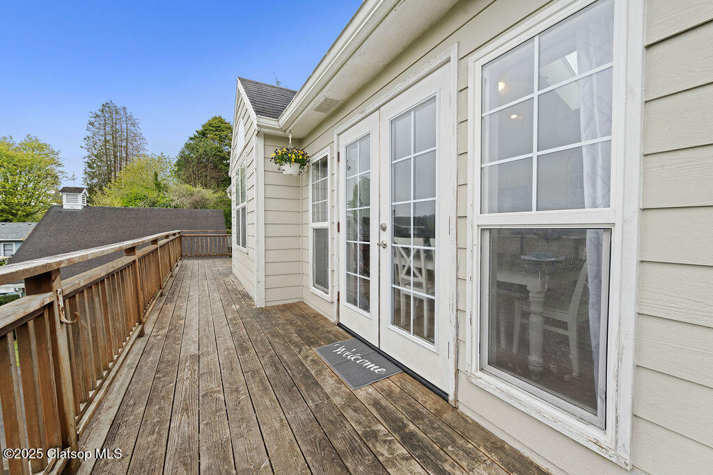 4841 Cedar Street Property Photo 3