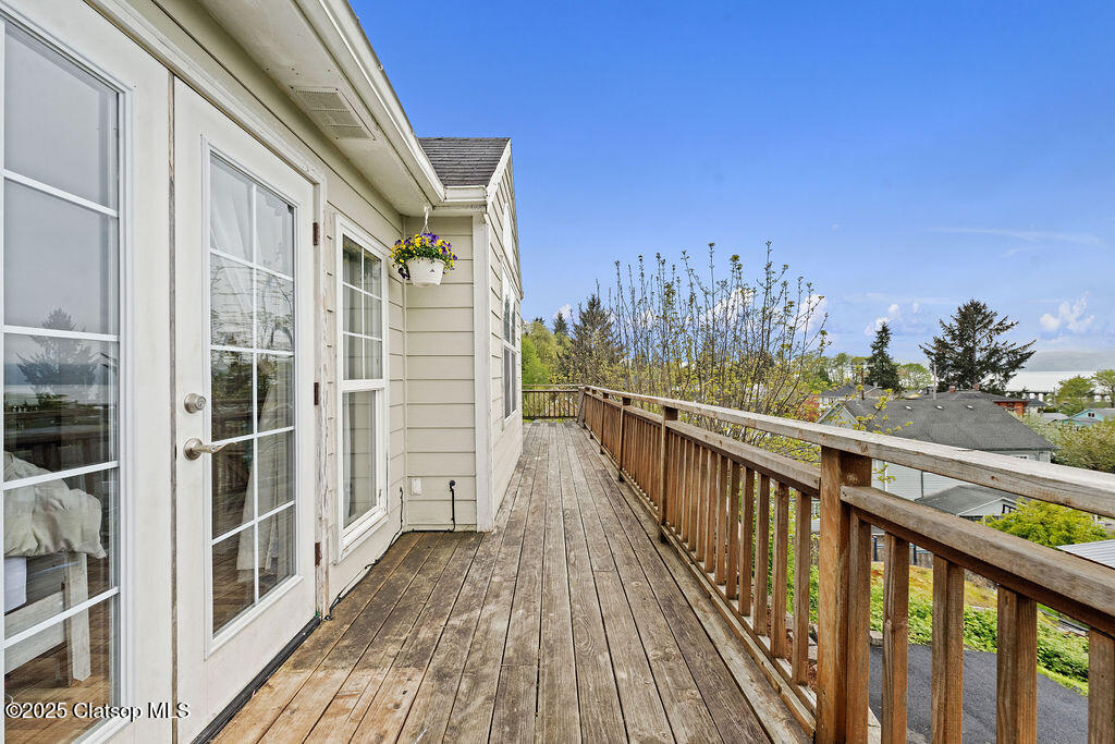 4841 Cedar Street Property Photo 4