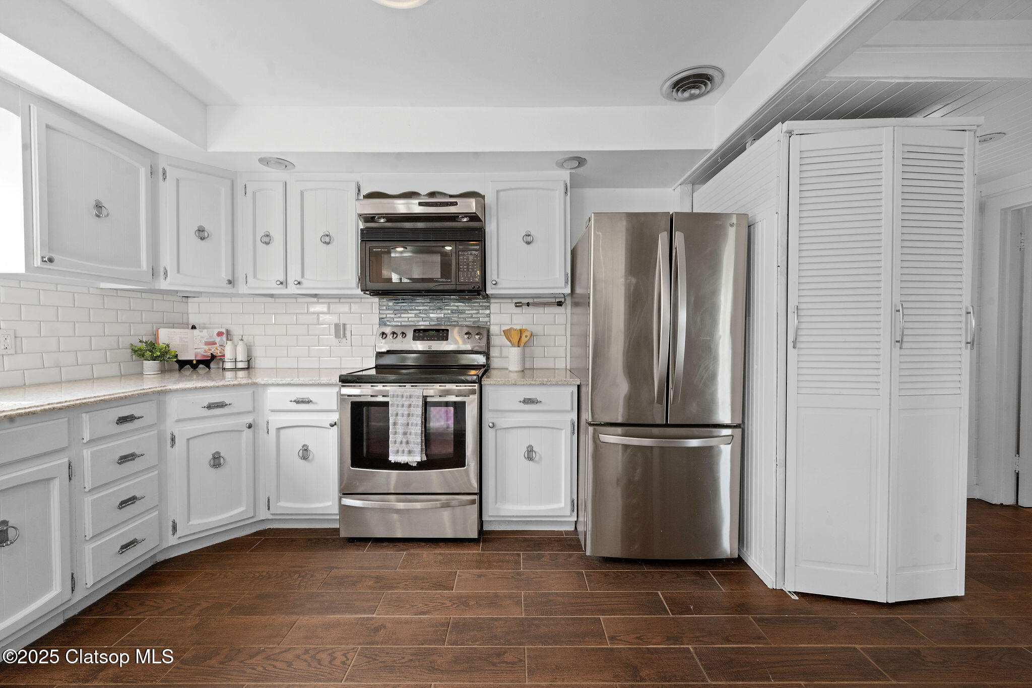622 46th Street Property Photo 5
