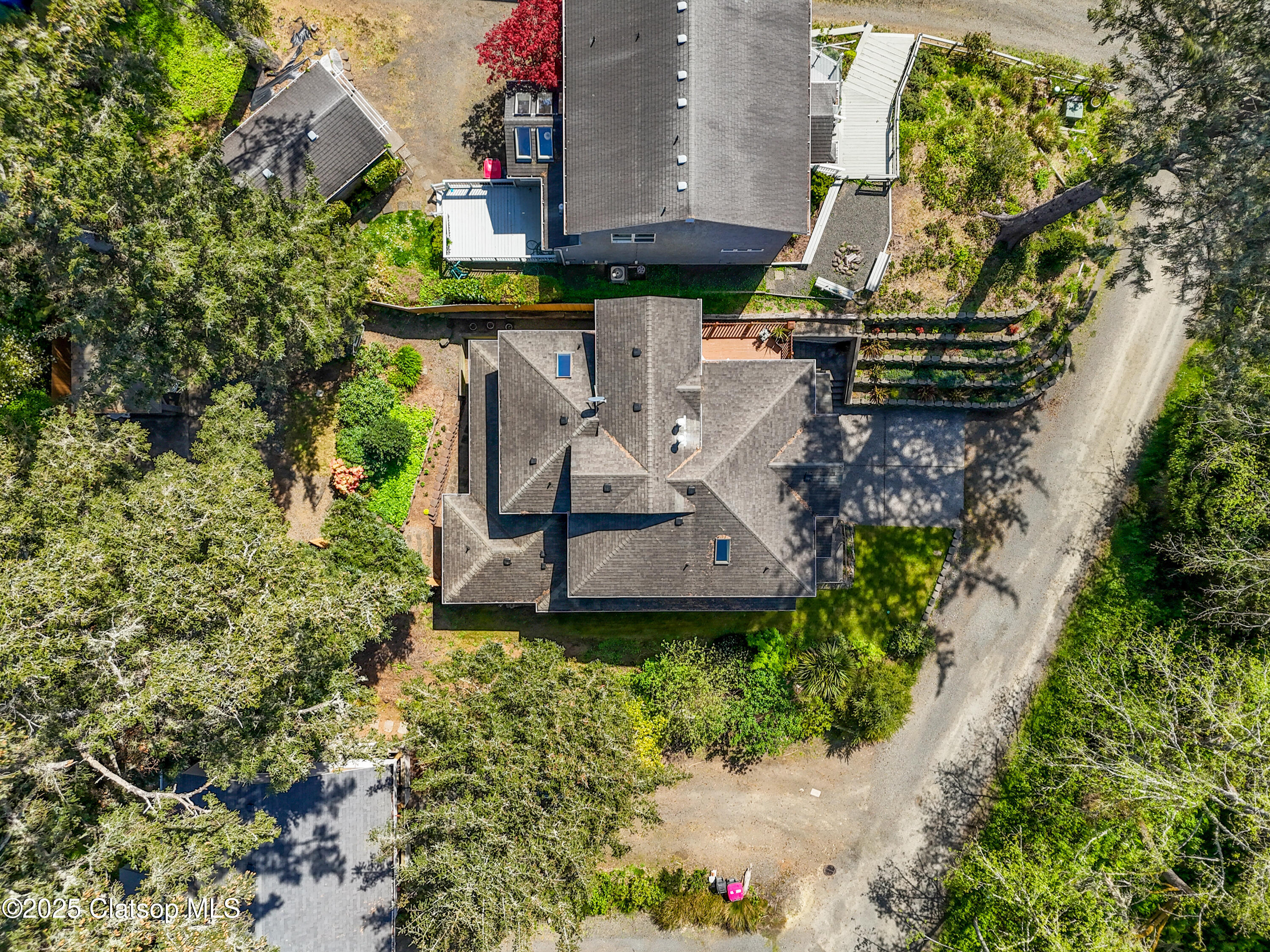 571 Antler Road Property Photo 3