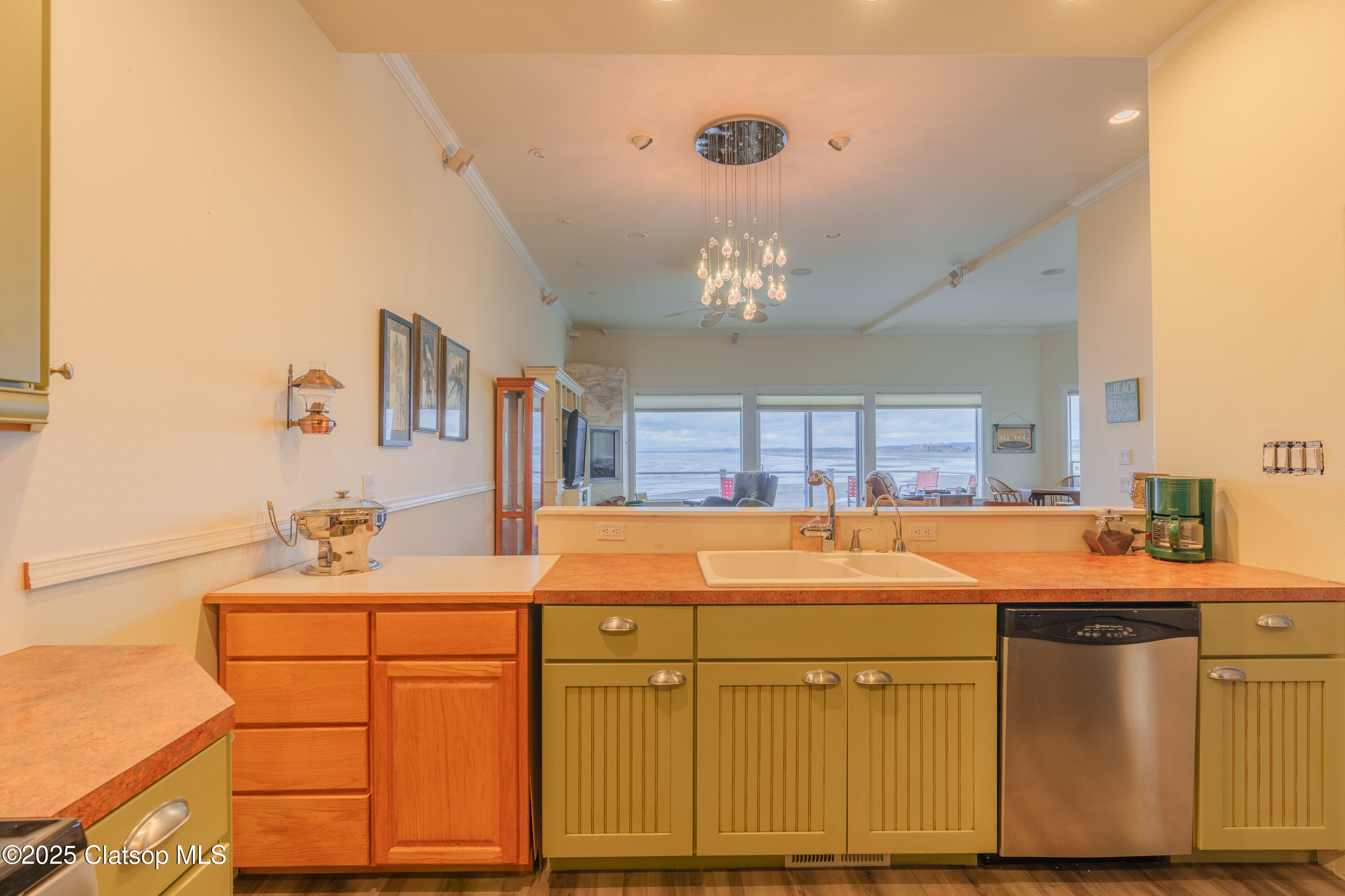 3180 Sunset Boulevard Property Photo 18