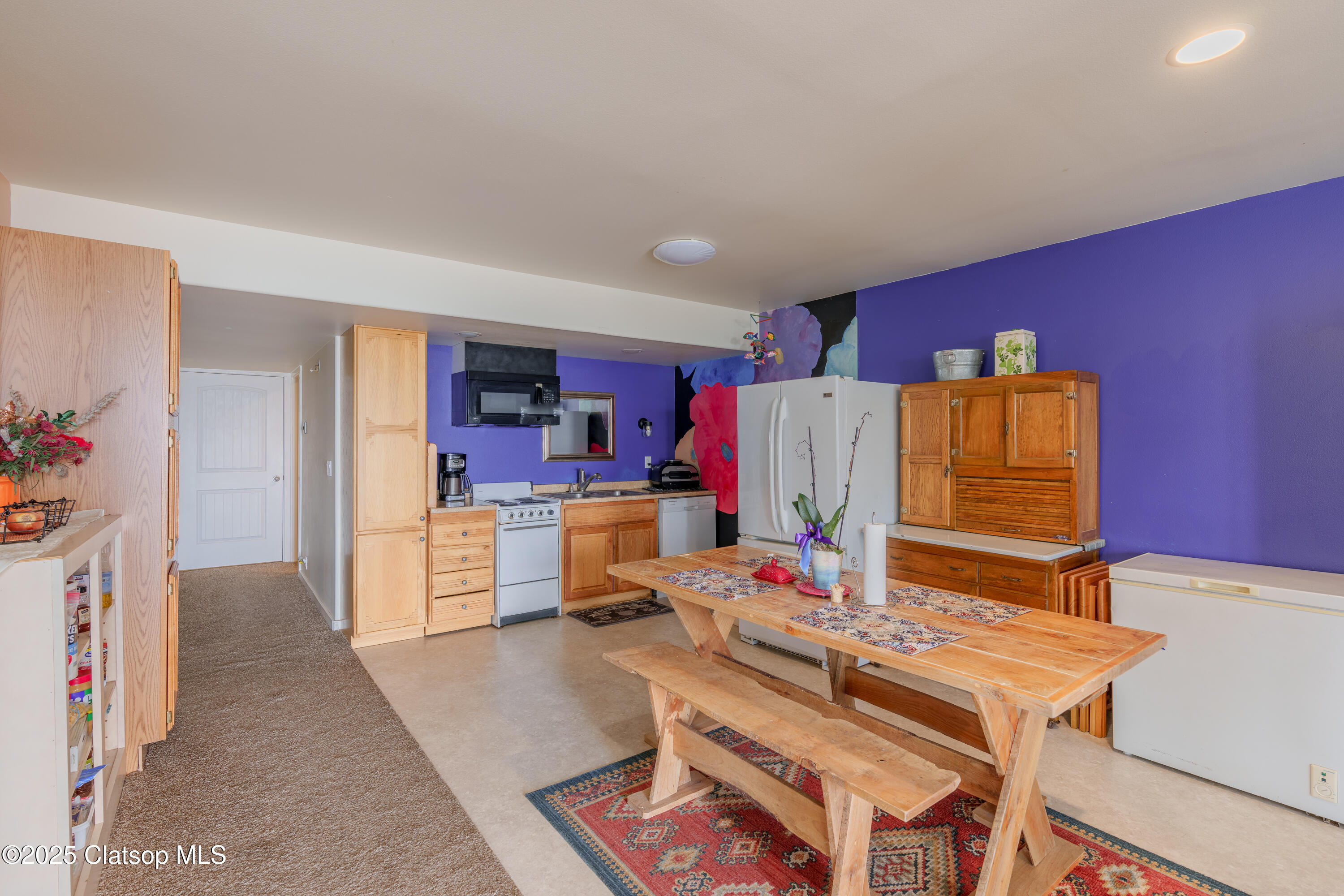 3180 Sunset Boulevard Property Photo 54
