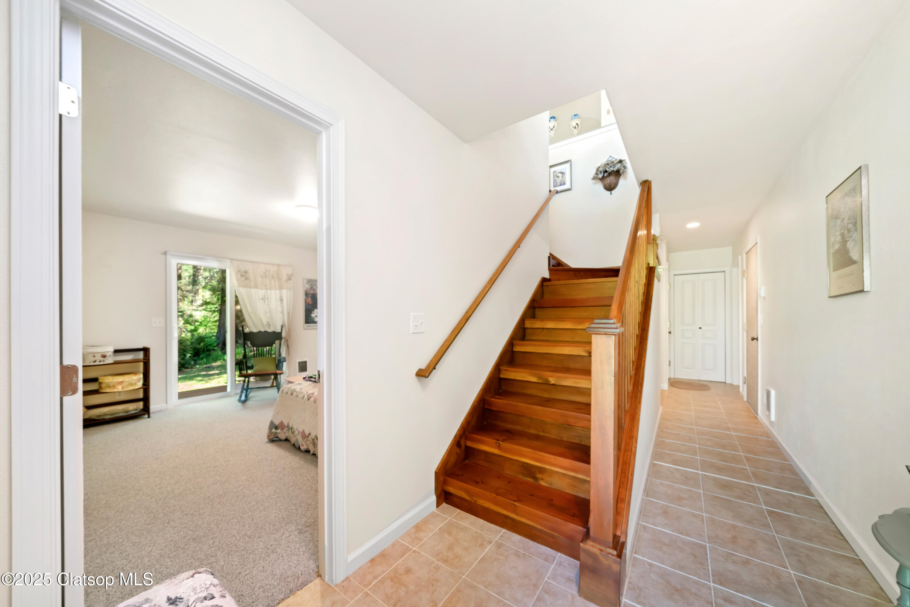 9320 Nehalem Rd Property Photo 3