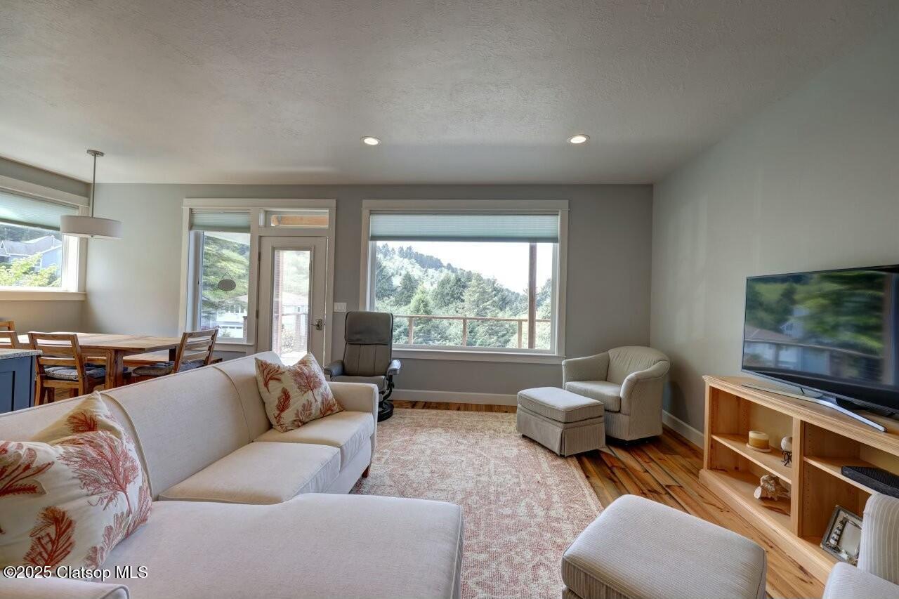 302 S Quadrant Street Property Photo 6