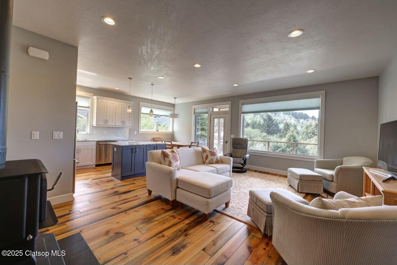 302 S Quadrant Street Property Photo 10