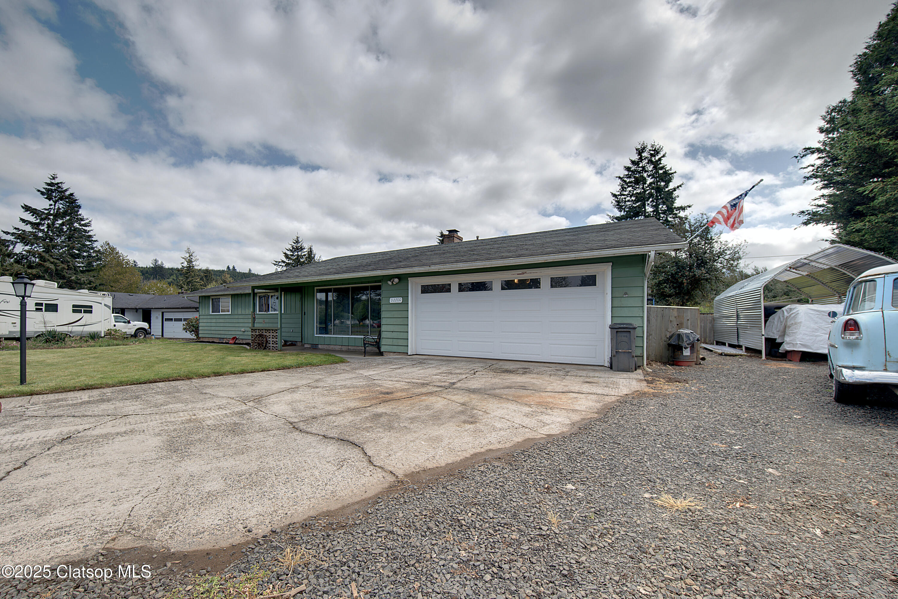 92700 Holly Road Property Photo 3