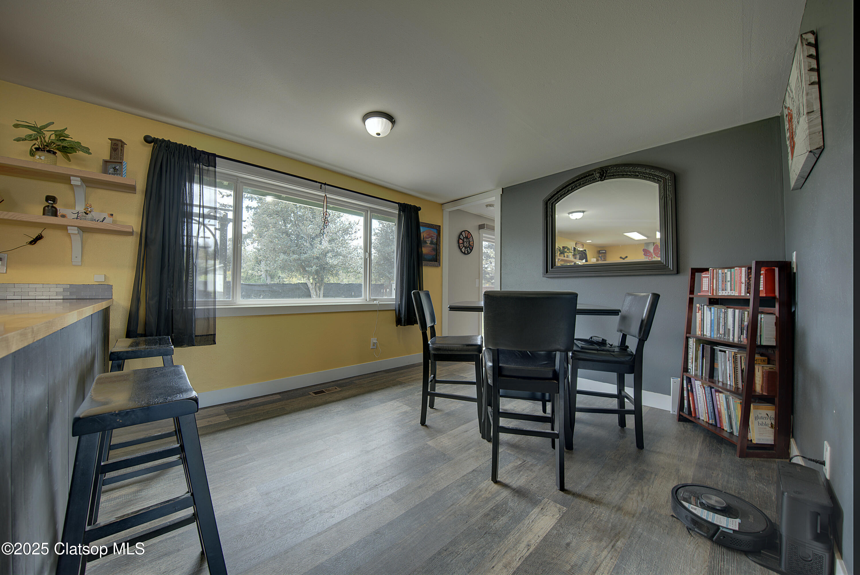 92700 Holly Road Property Photo 15