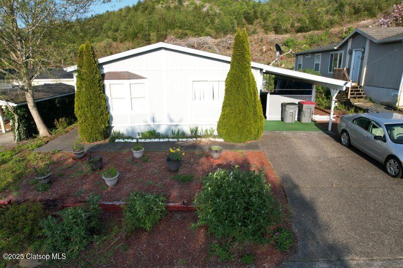 481 Hillside Loop Property Photo 2