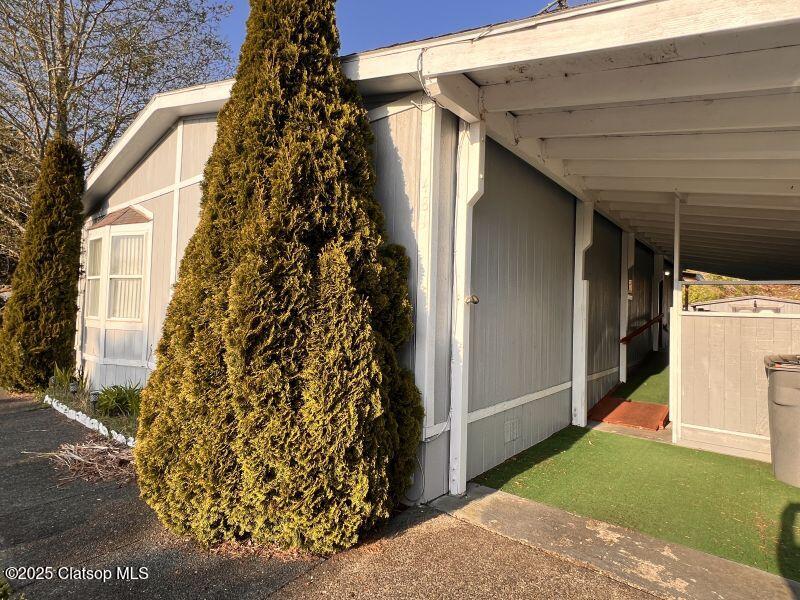 481 Hillside Loop Property Photo 6
