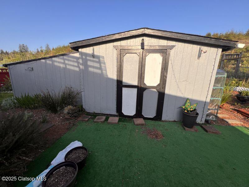 481 Hillside Loop Property Photo 13