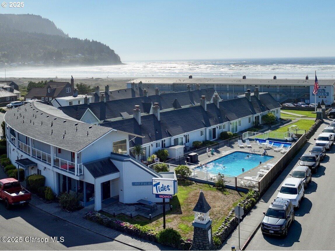 2316 Beach Drive Property Photo 1