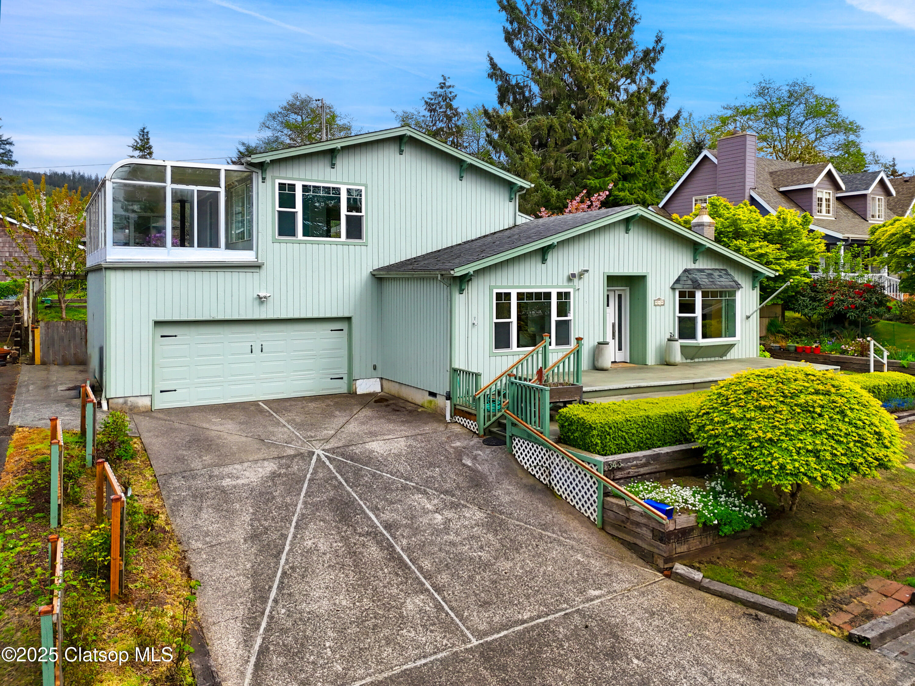 343 Hemlock Street Property Photo 1