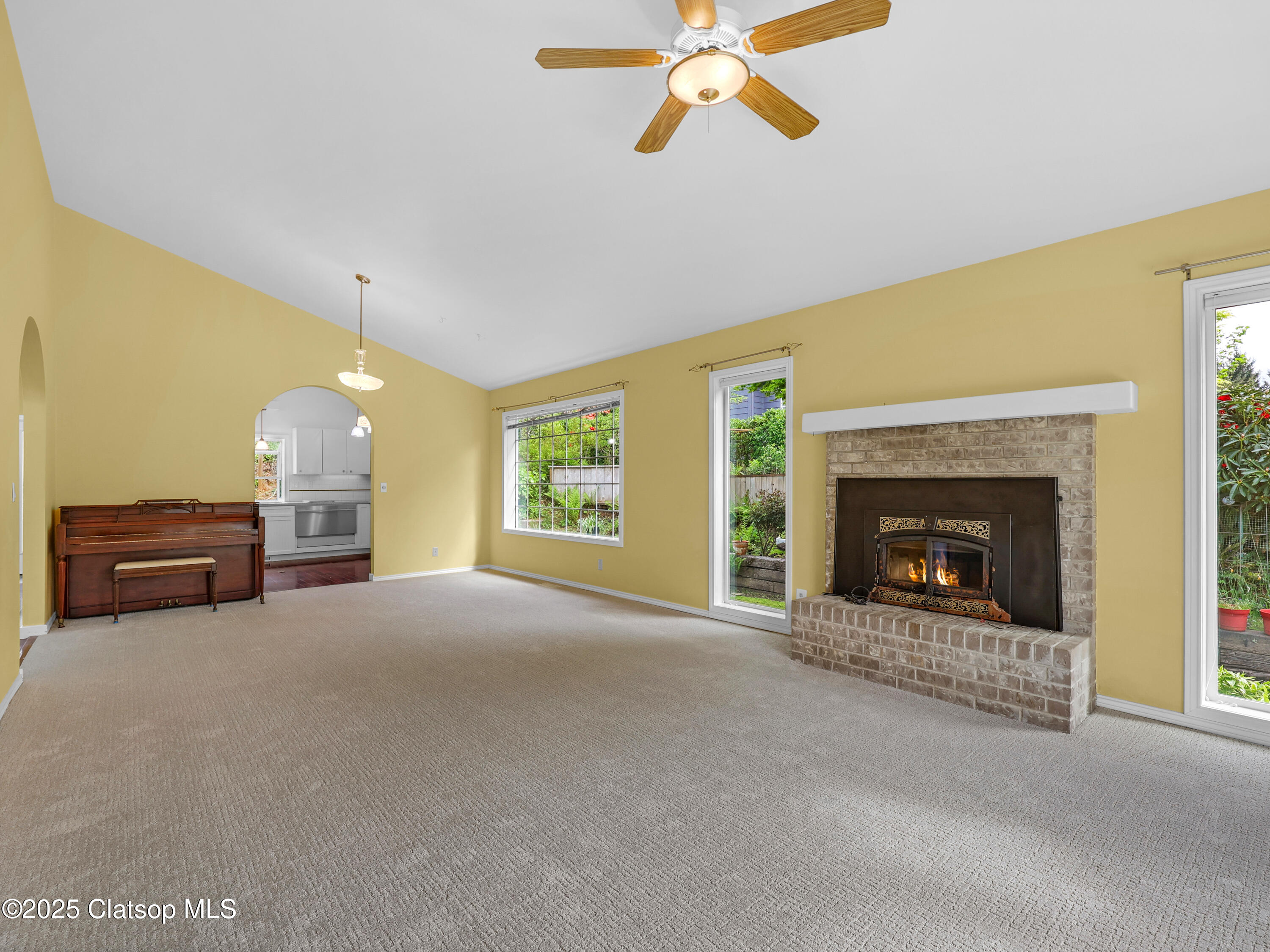 343 Hemlock Street Property Photo 3