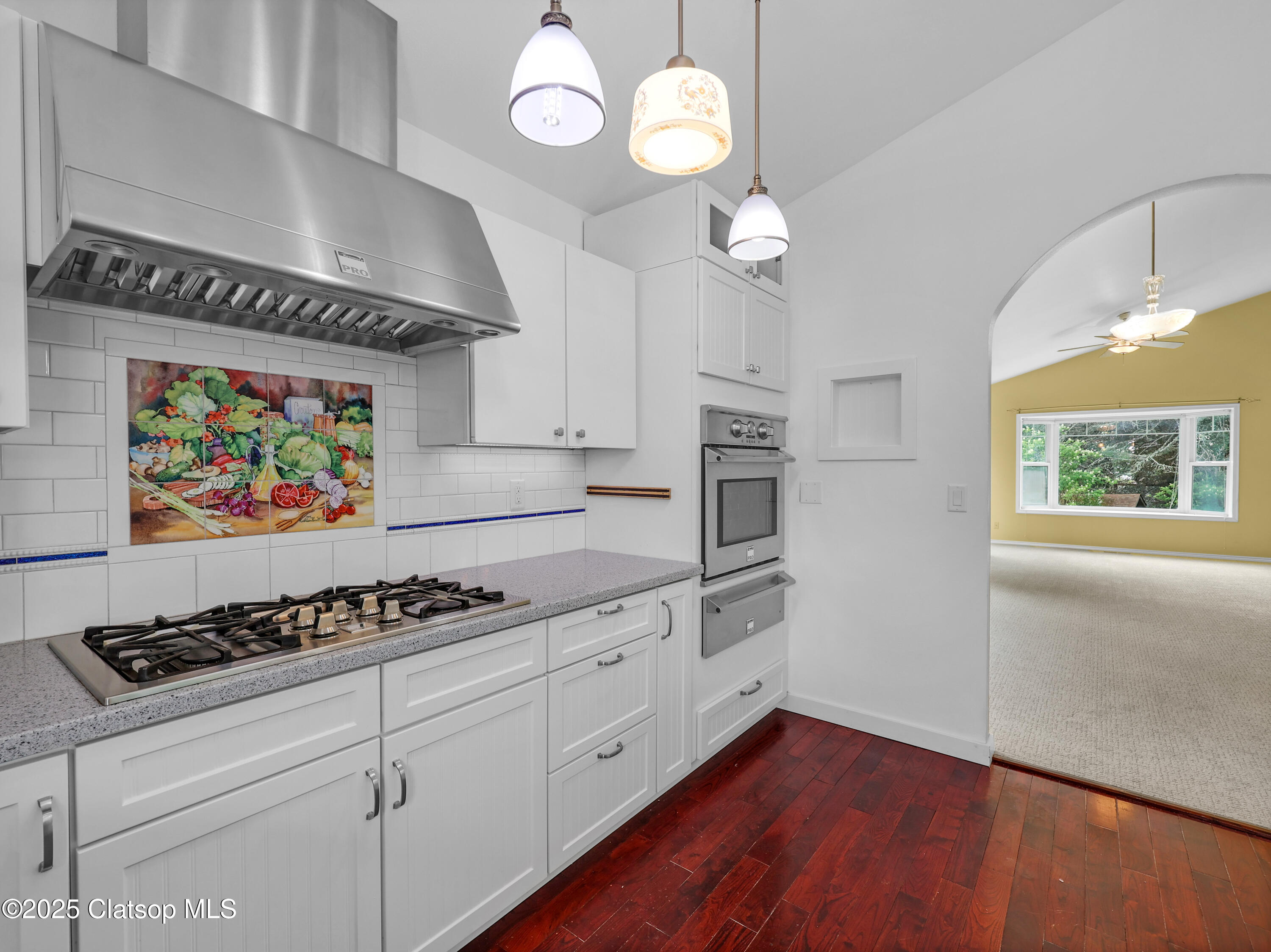 343 Hemlock Street Property Photo 4