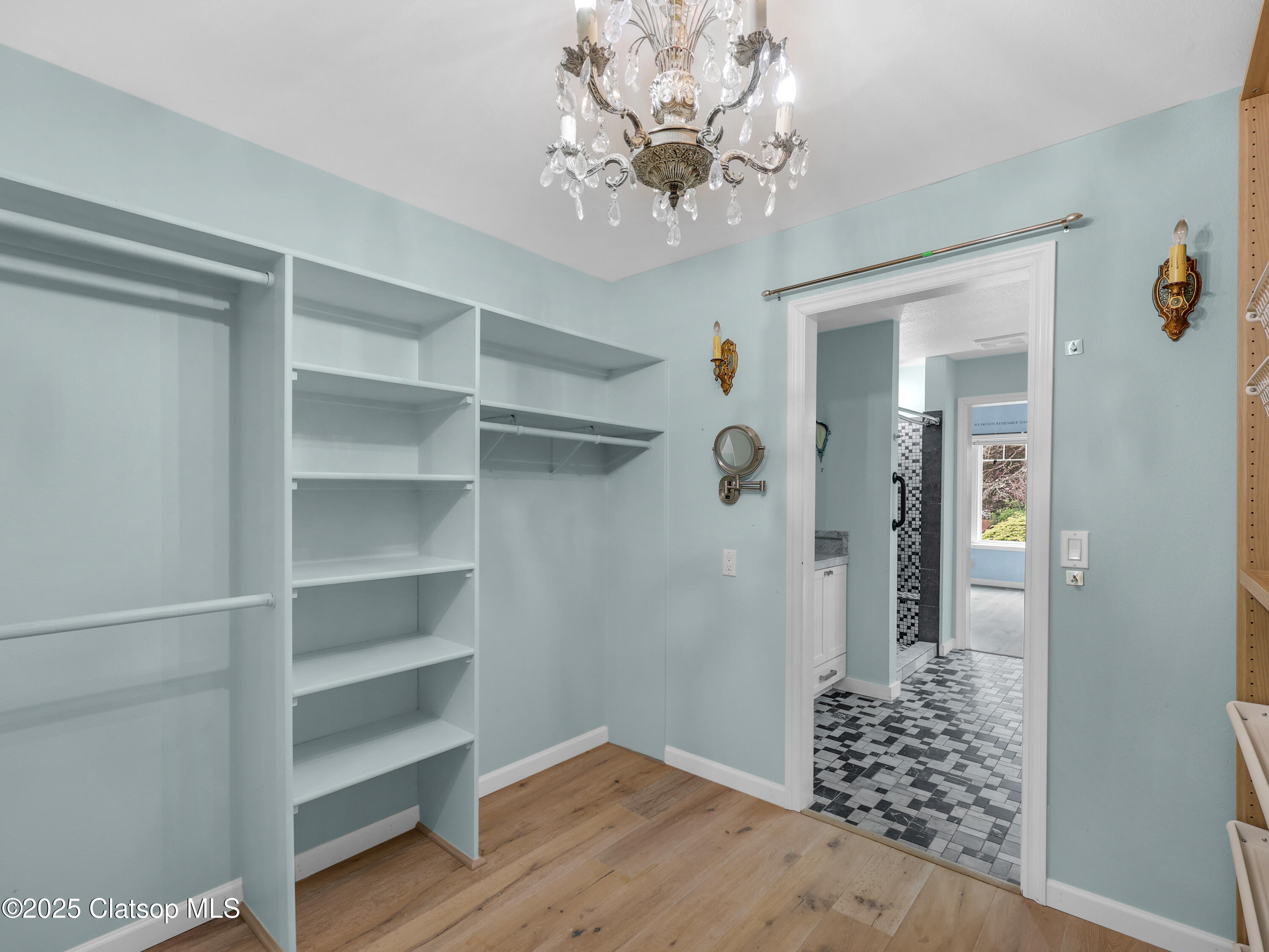 343 Hemlock Street Property Photo 8