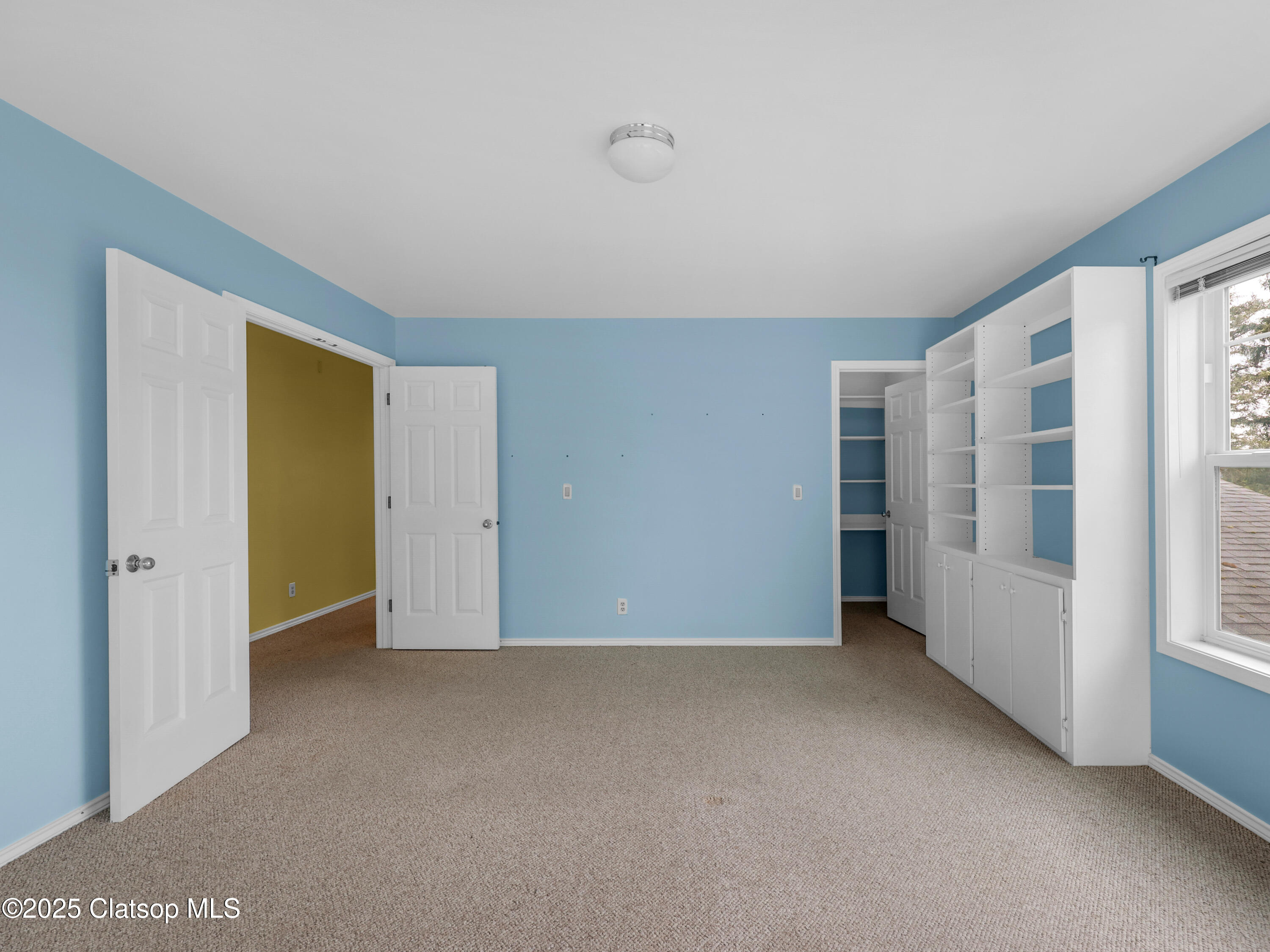 343 Hemlock Street Property Photo 9