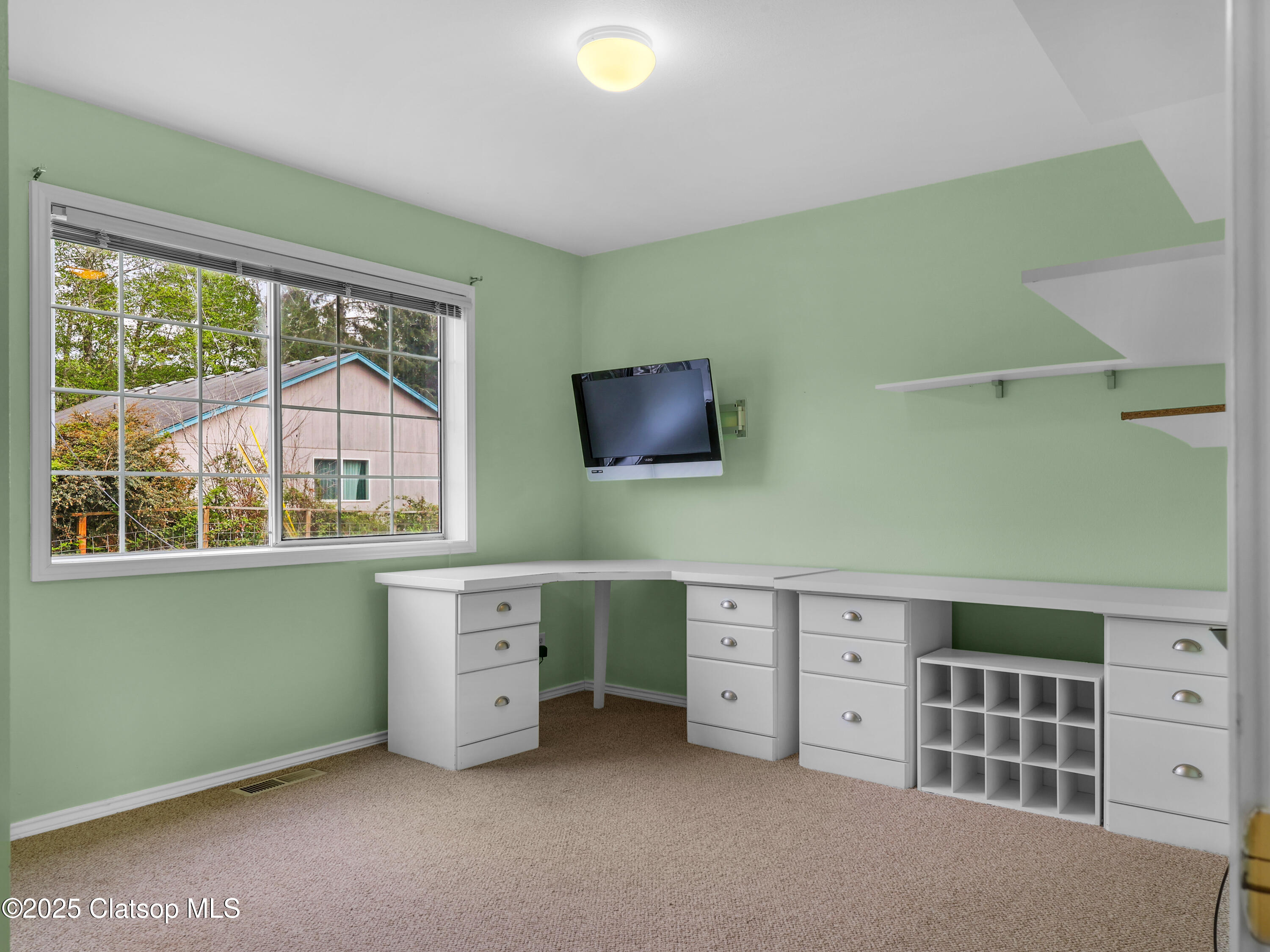 343 Hemlock Street Property Photo 10