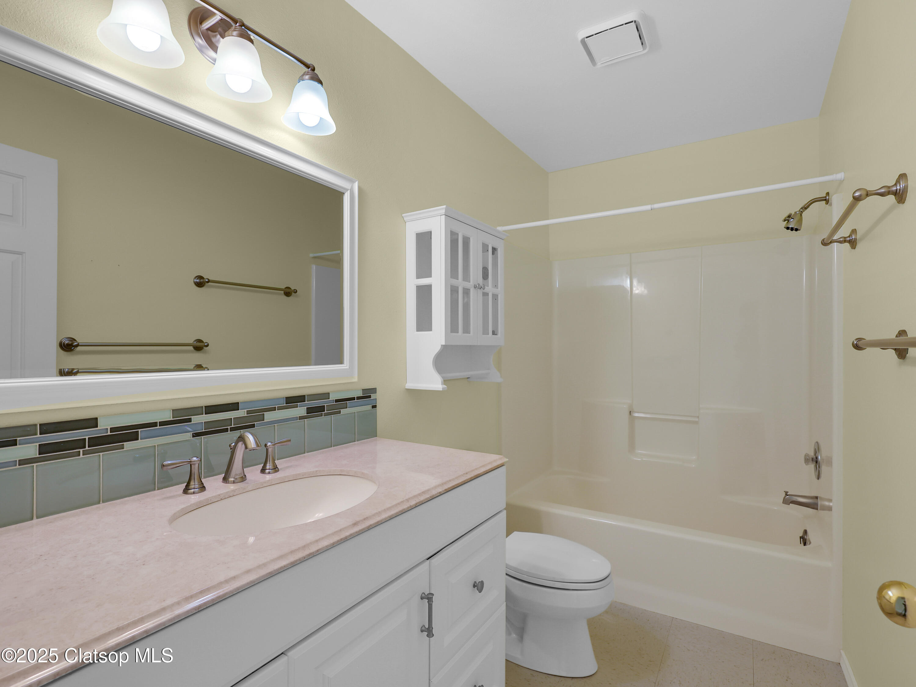 343 Hemlock Street Property Photo 12