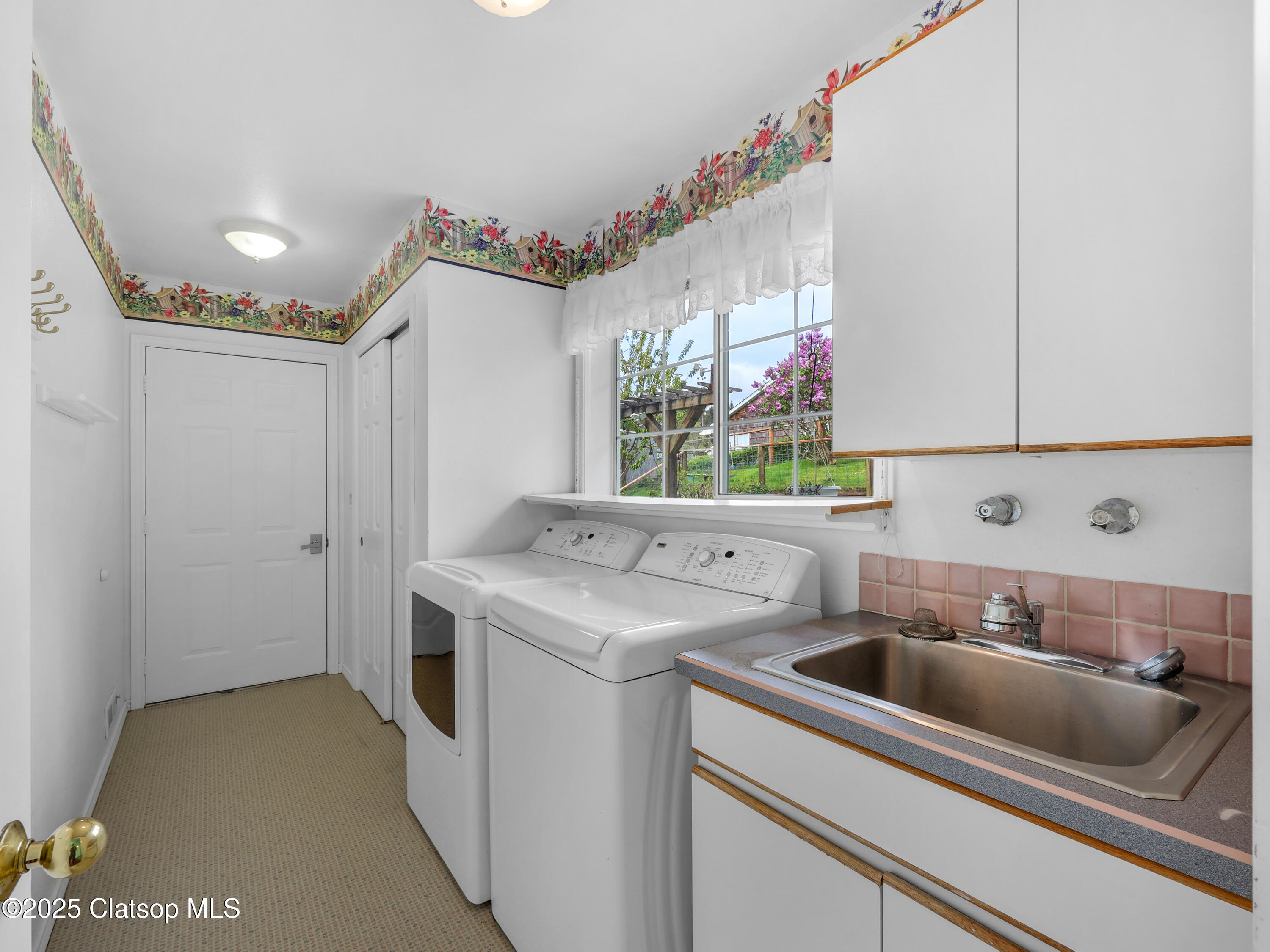 343 Hemlock Street Property Photo 13