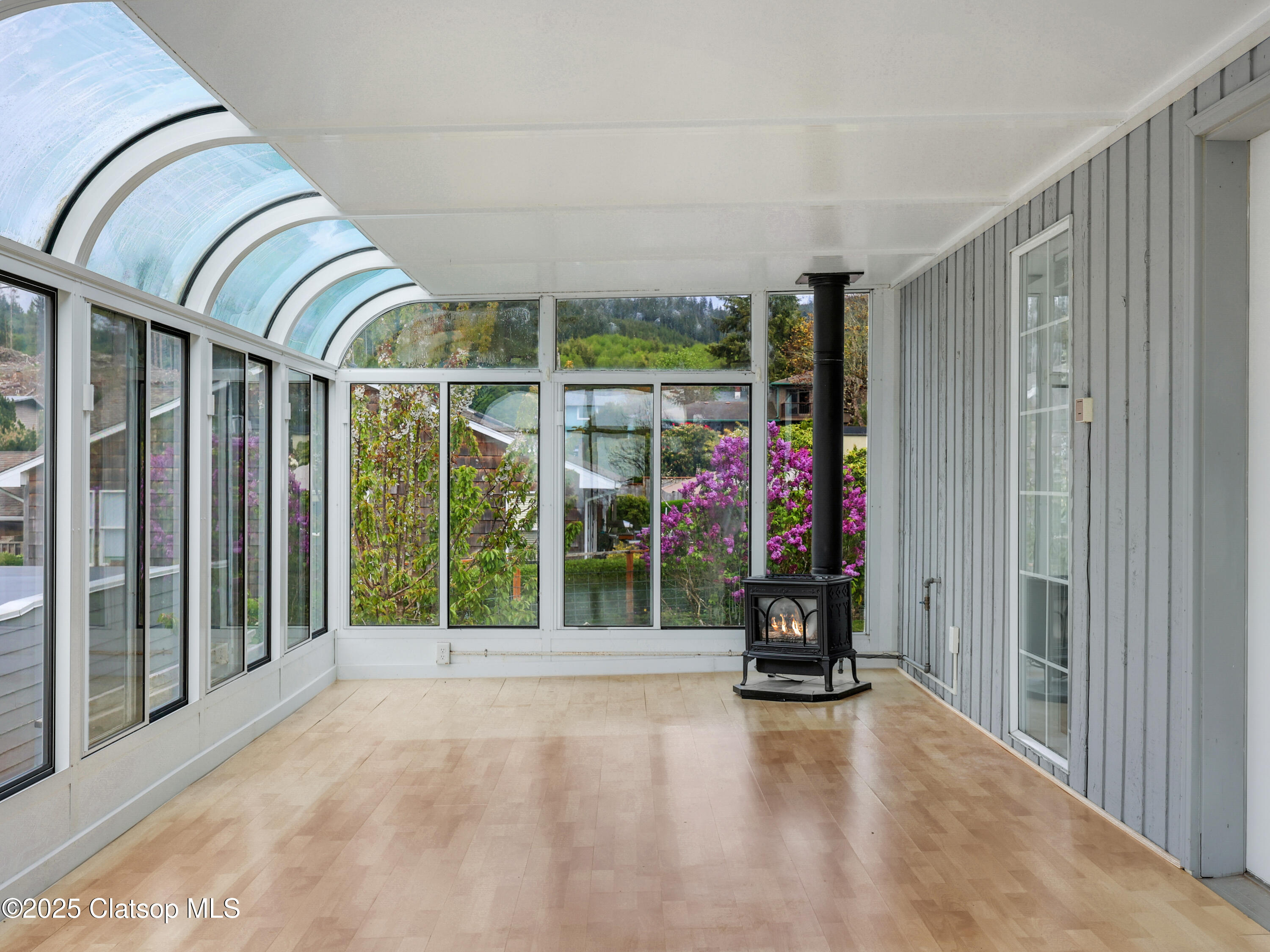 343 Hemlock Street Property Photo 14