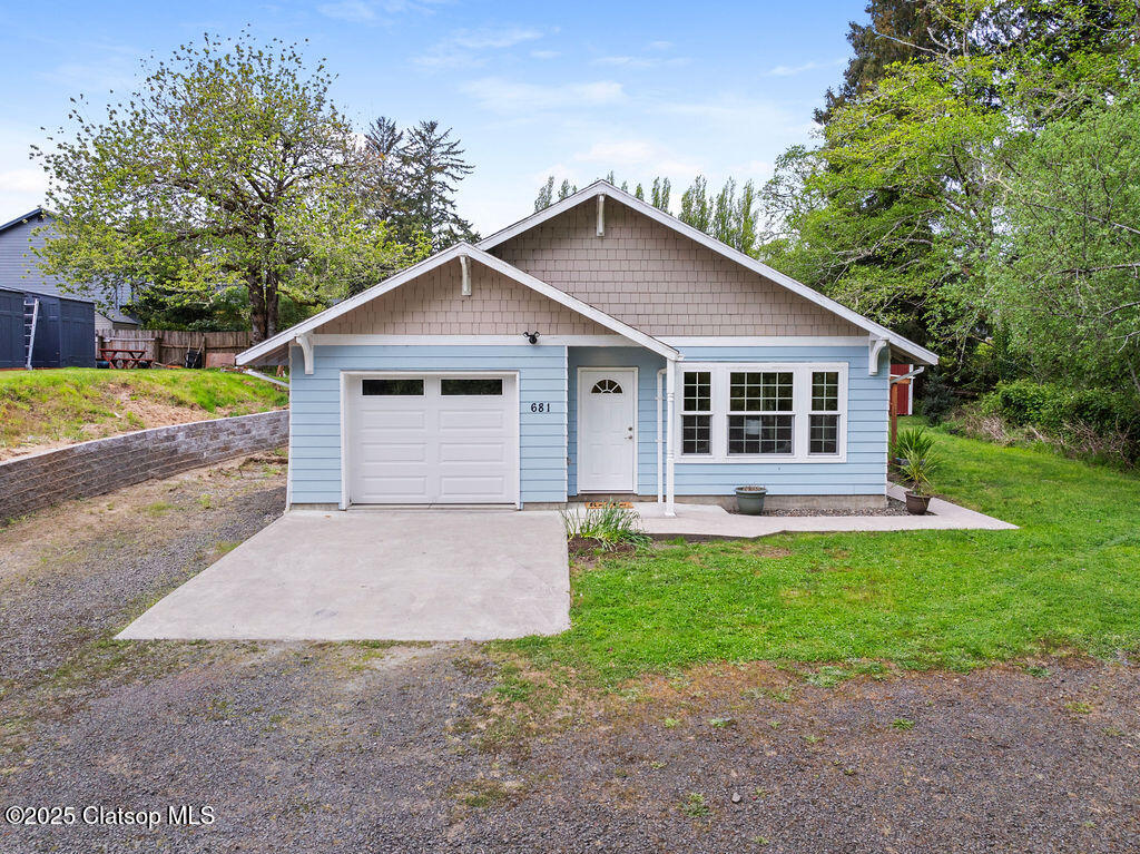 681 Sw Birch Avenue Property Photo